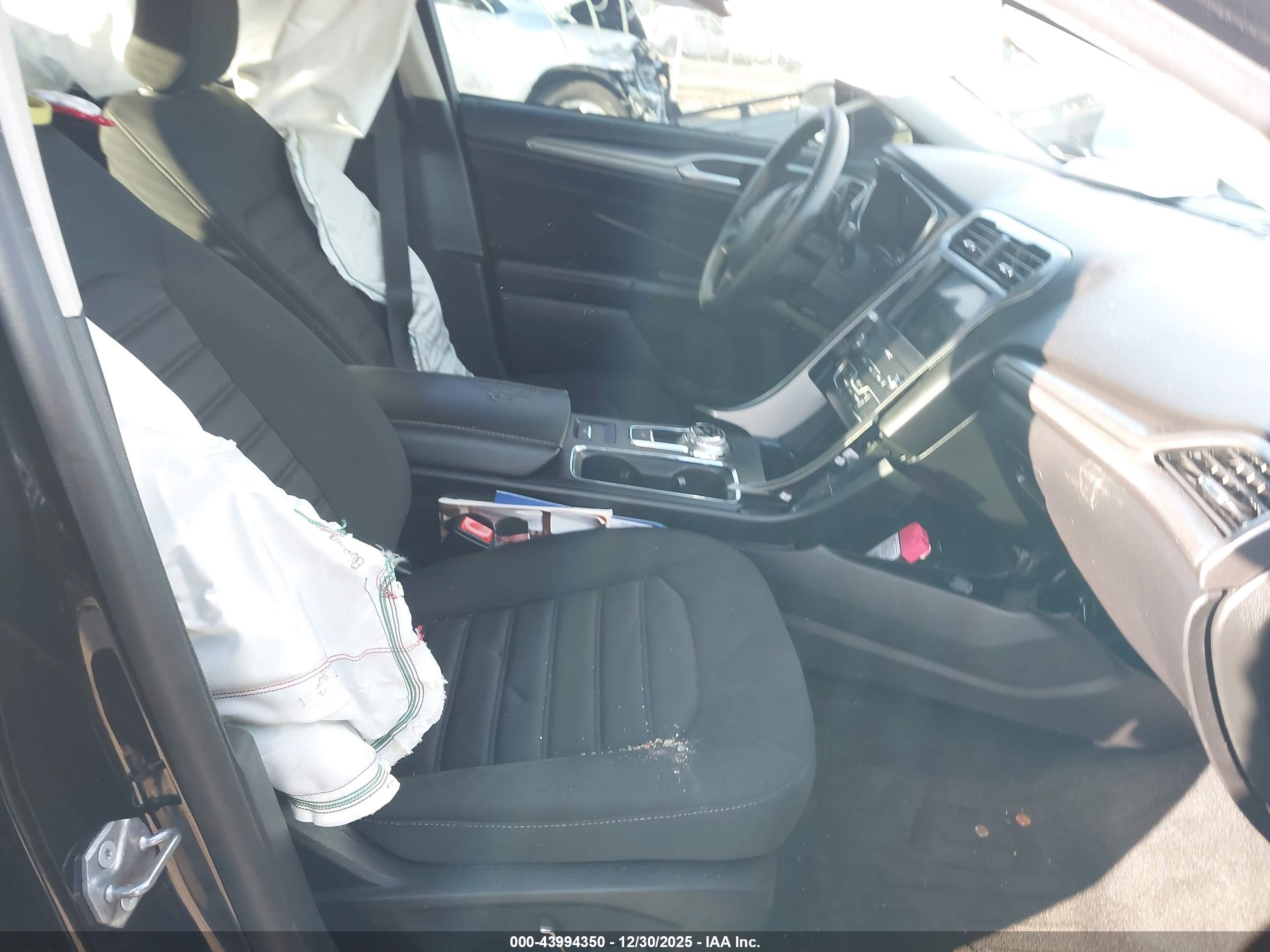 FORD FUSION image 5