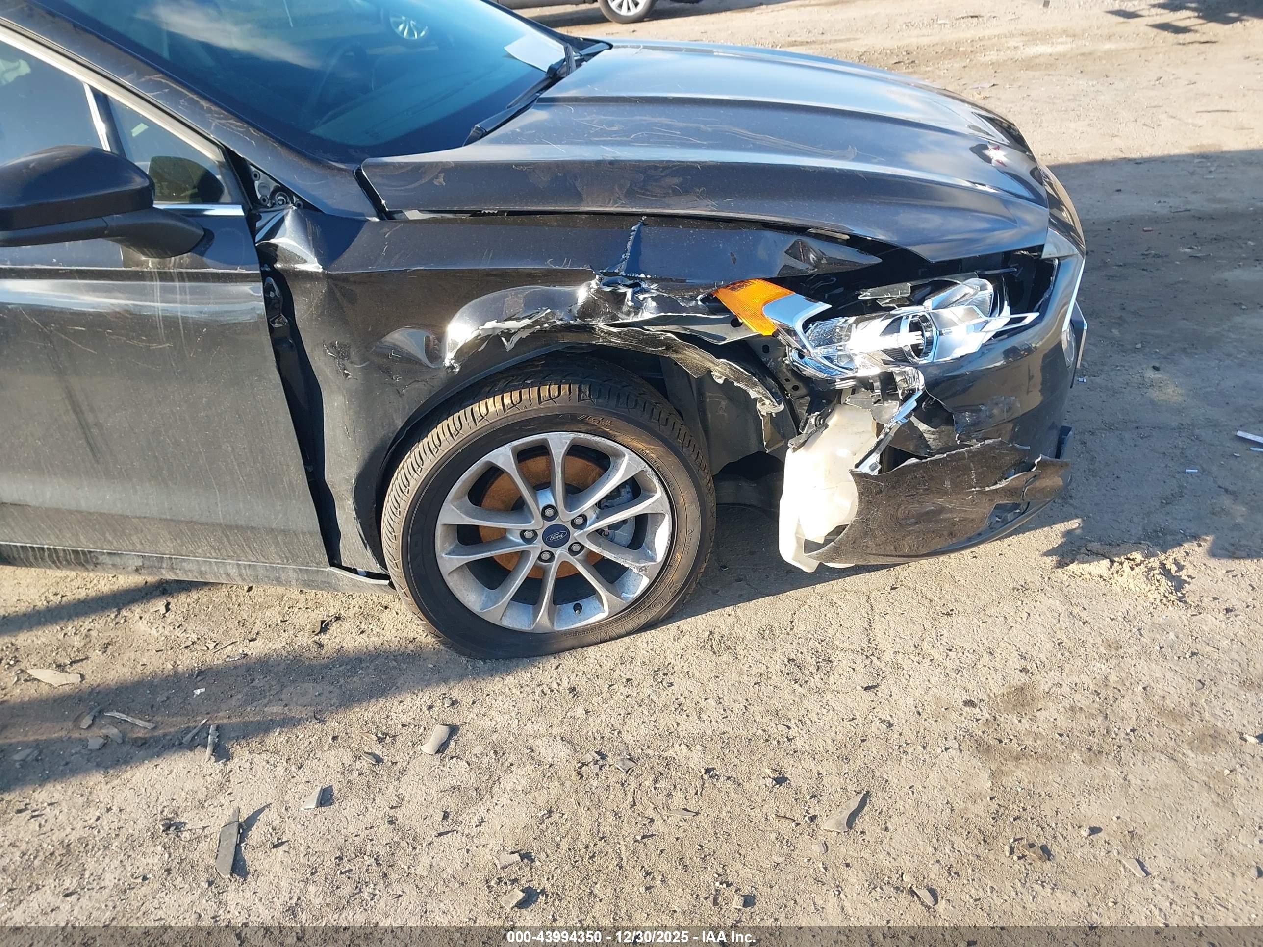 FORD FUSION image 6