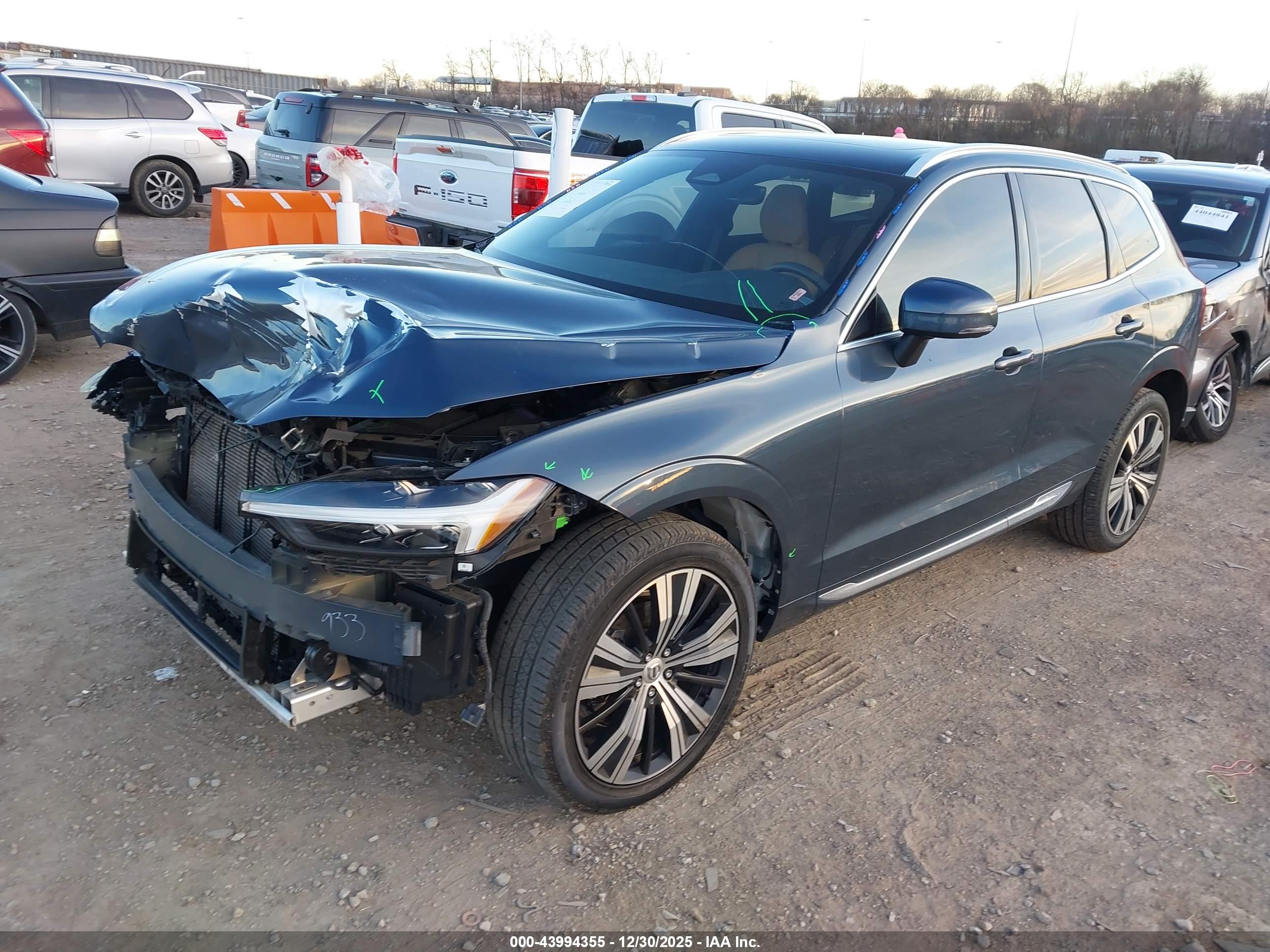 VOLVO XC60 image 2