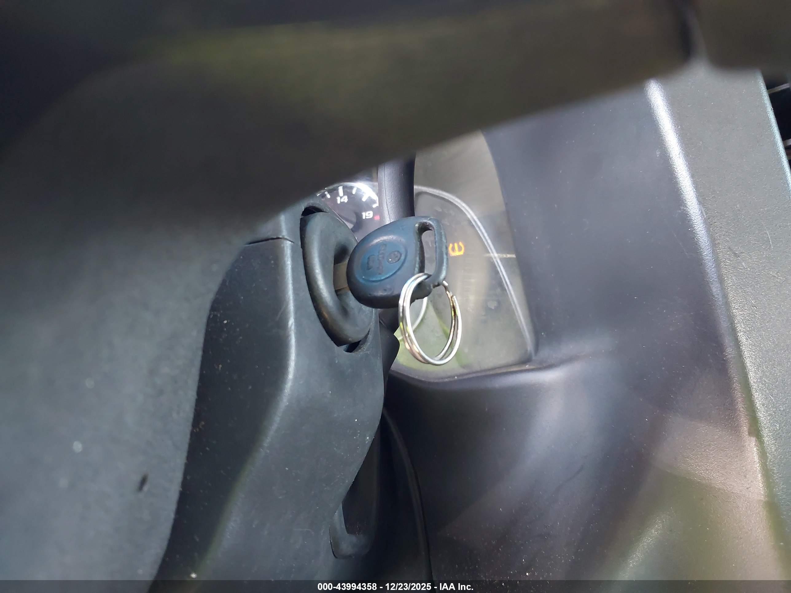 CHEVROLET EXPRESS image 11