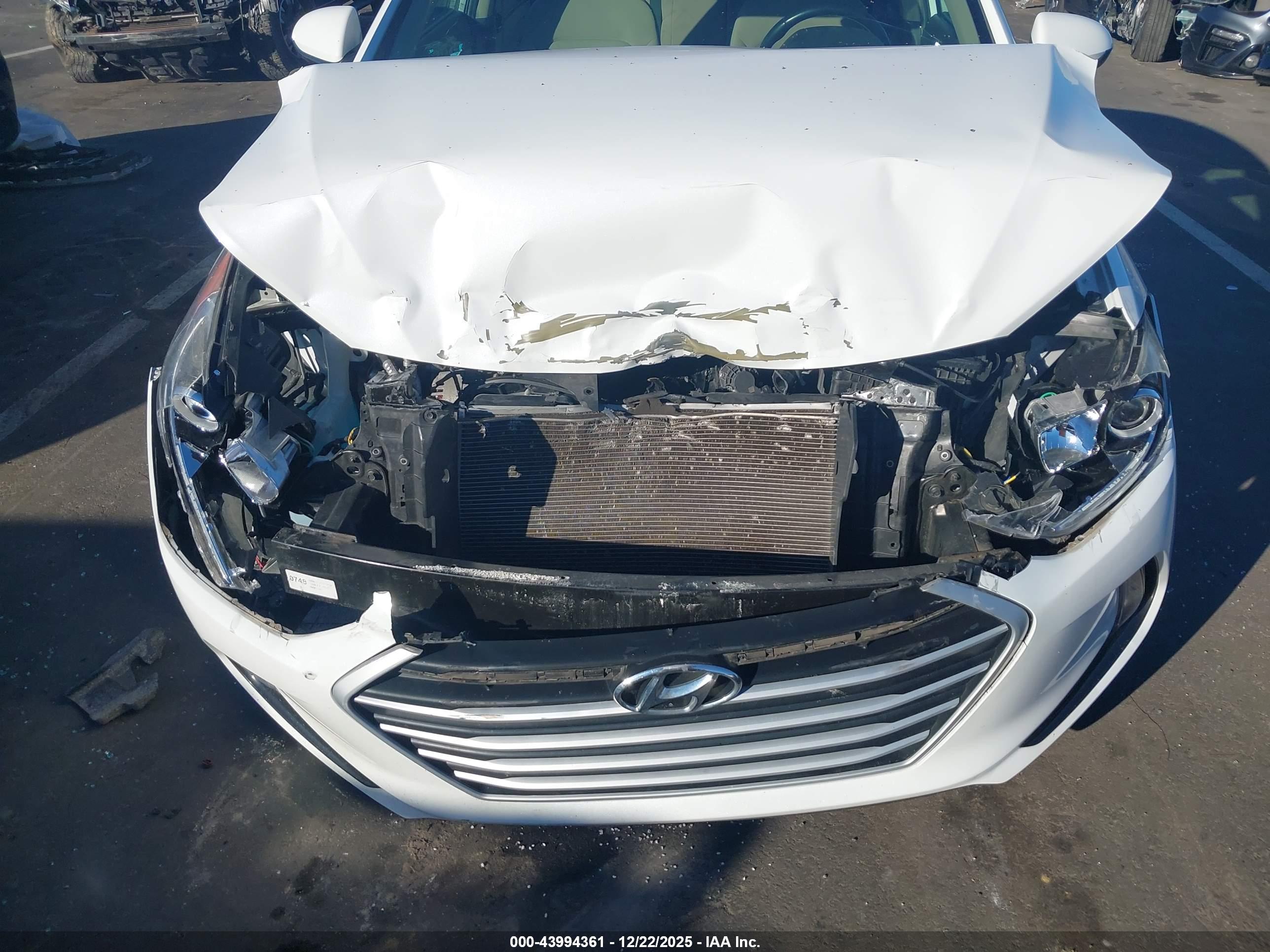 HYUNDAI ELANTRA image 6