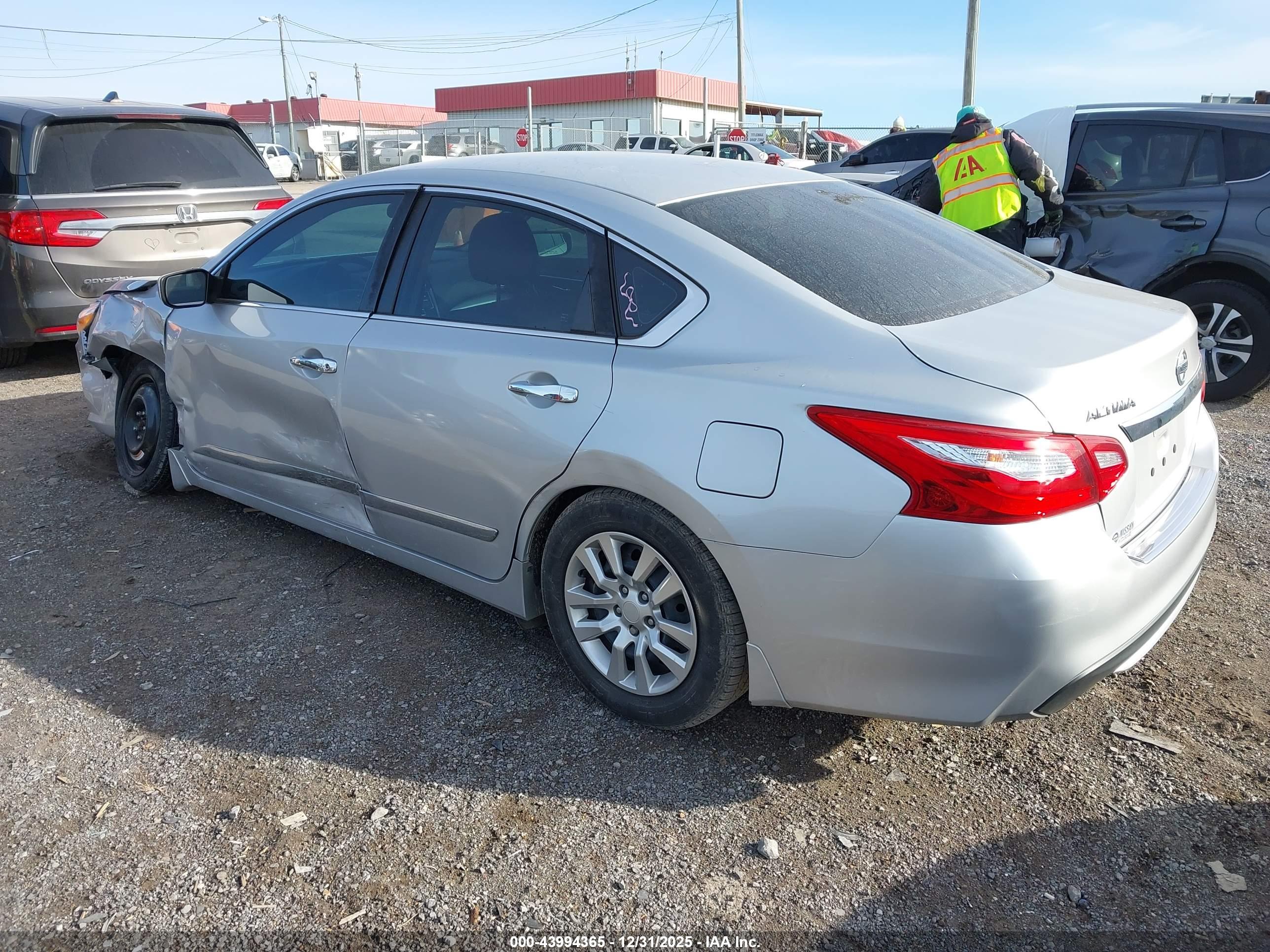 NISSAN ALTIMA image 3