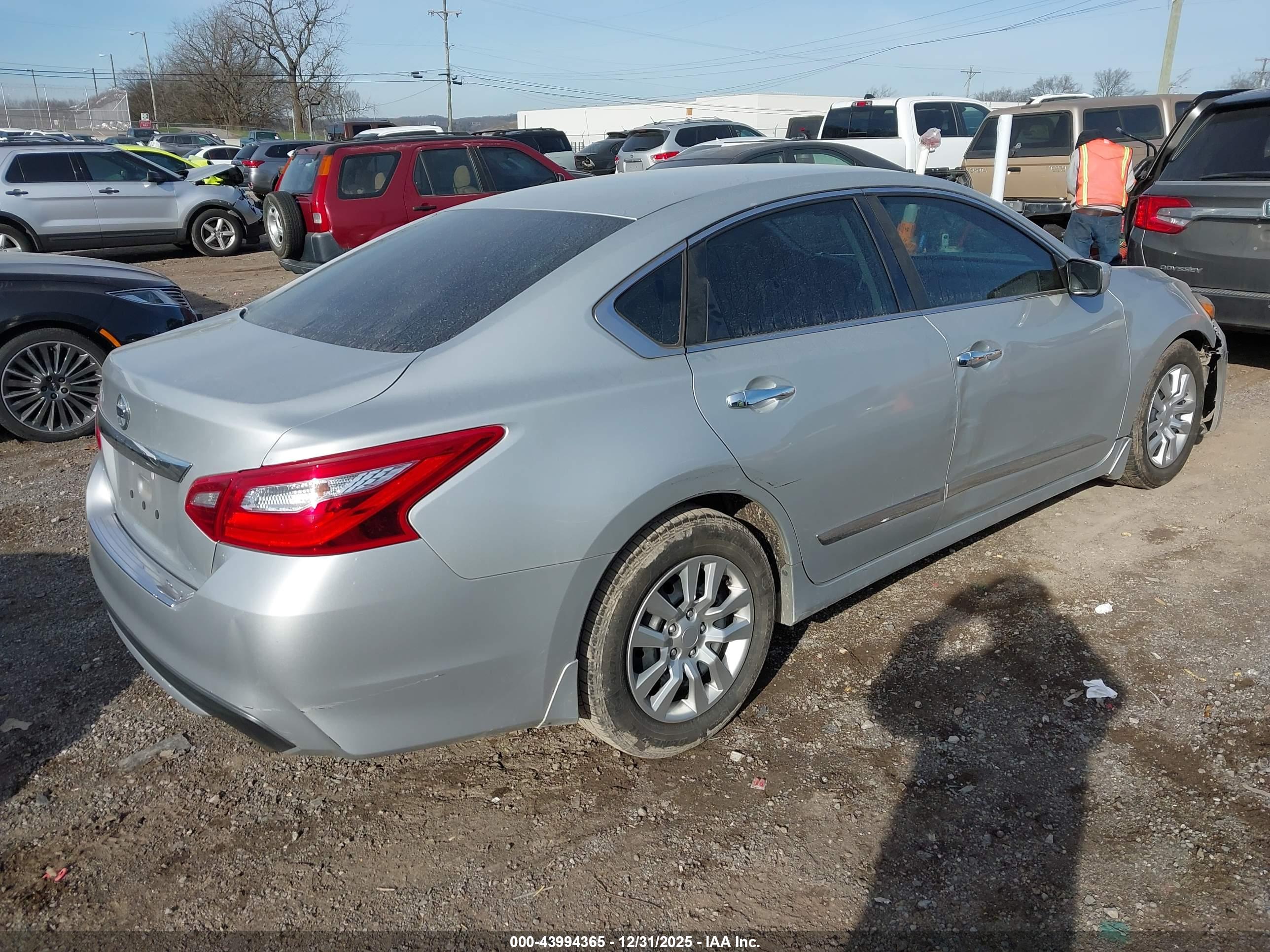 NISSAN ALTIMA image 4