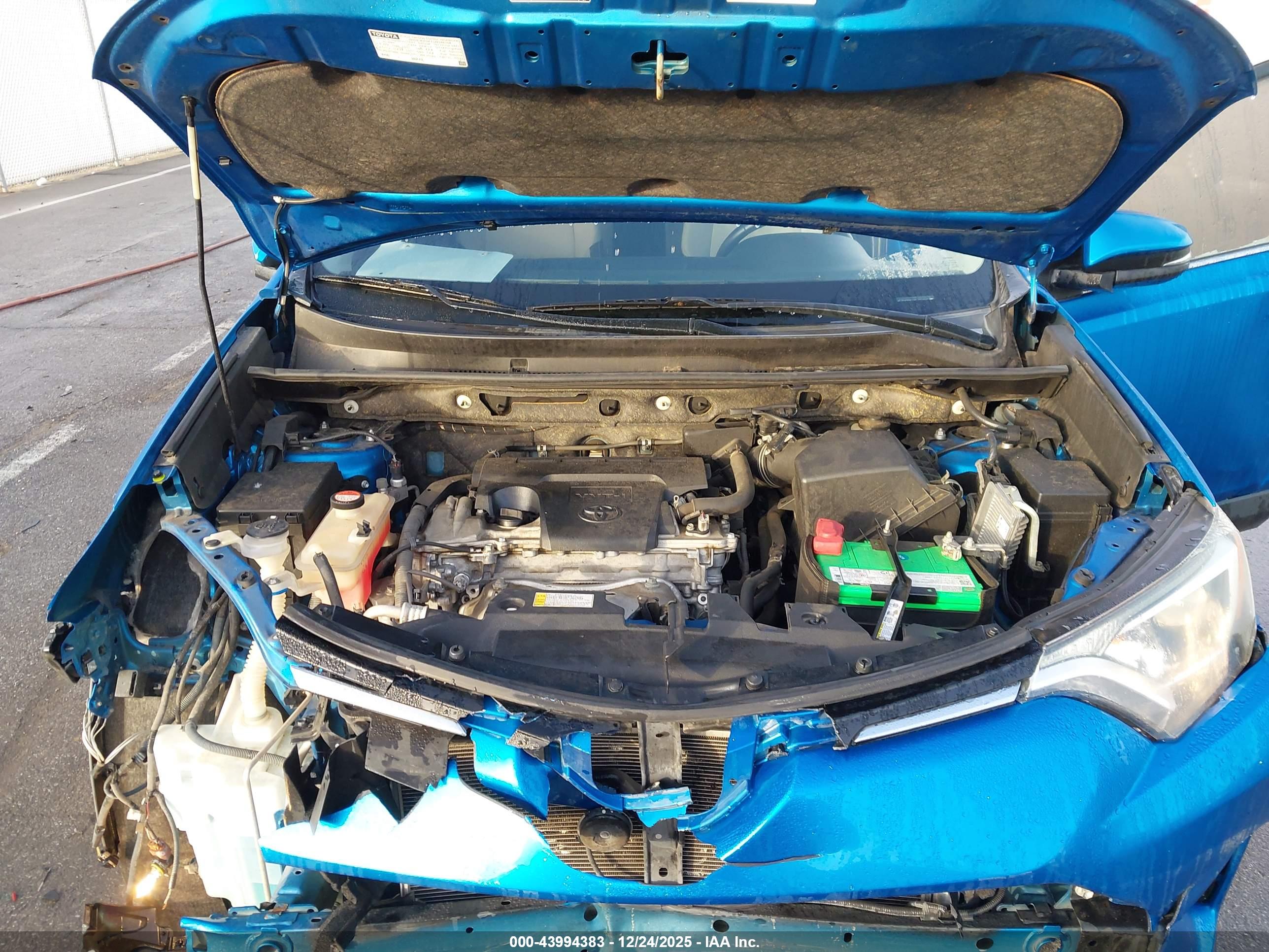 TOYOTA RAV4 image 10