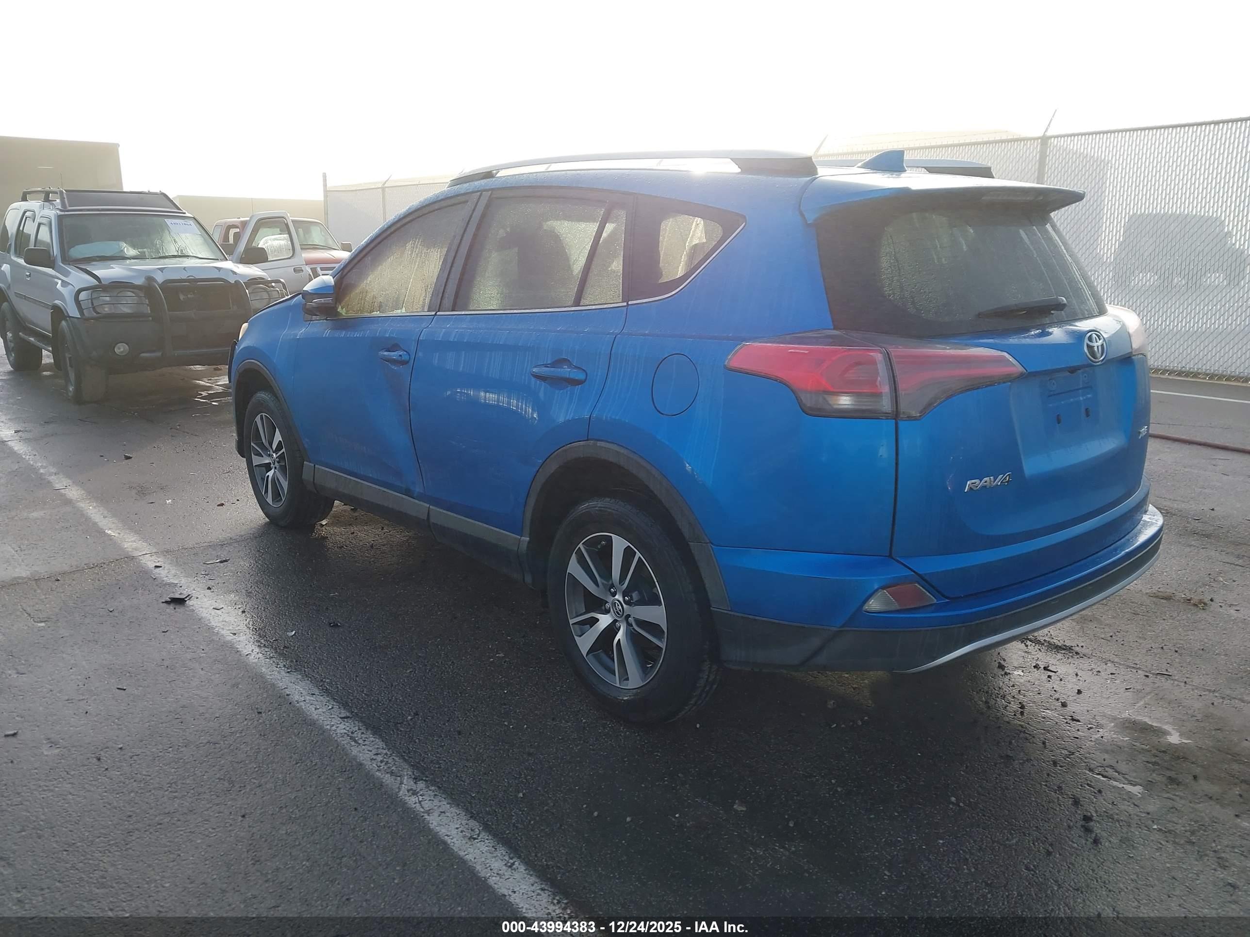 TOYOTA RAV4 image 3