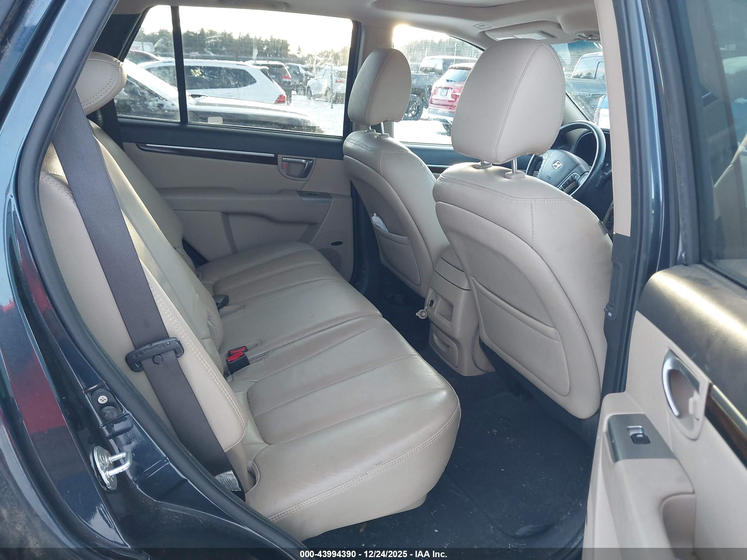 HYUNDAI SANTA image 8