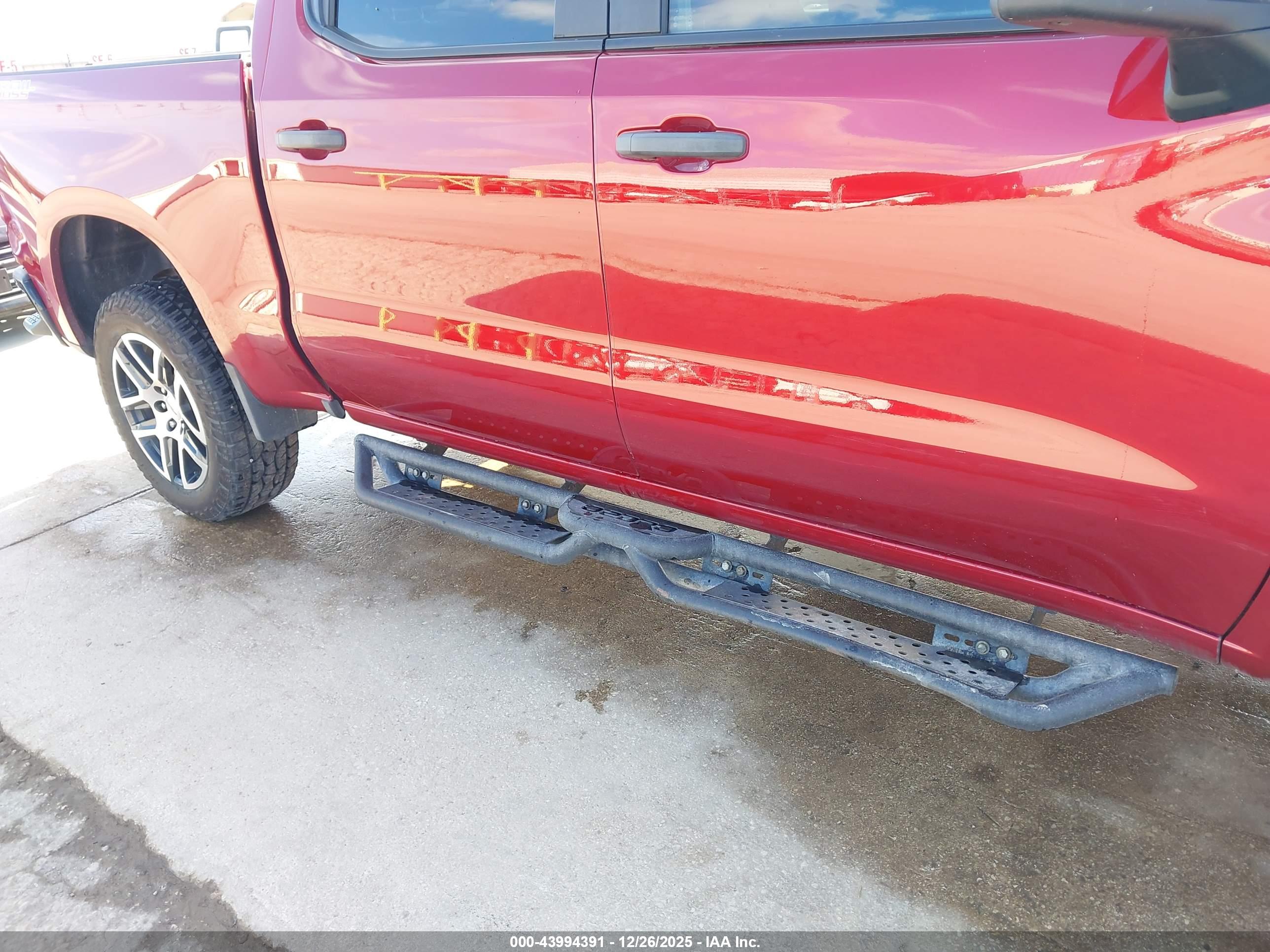 CHEVROLET SILVERADO image 6