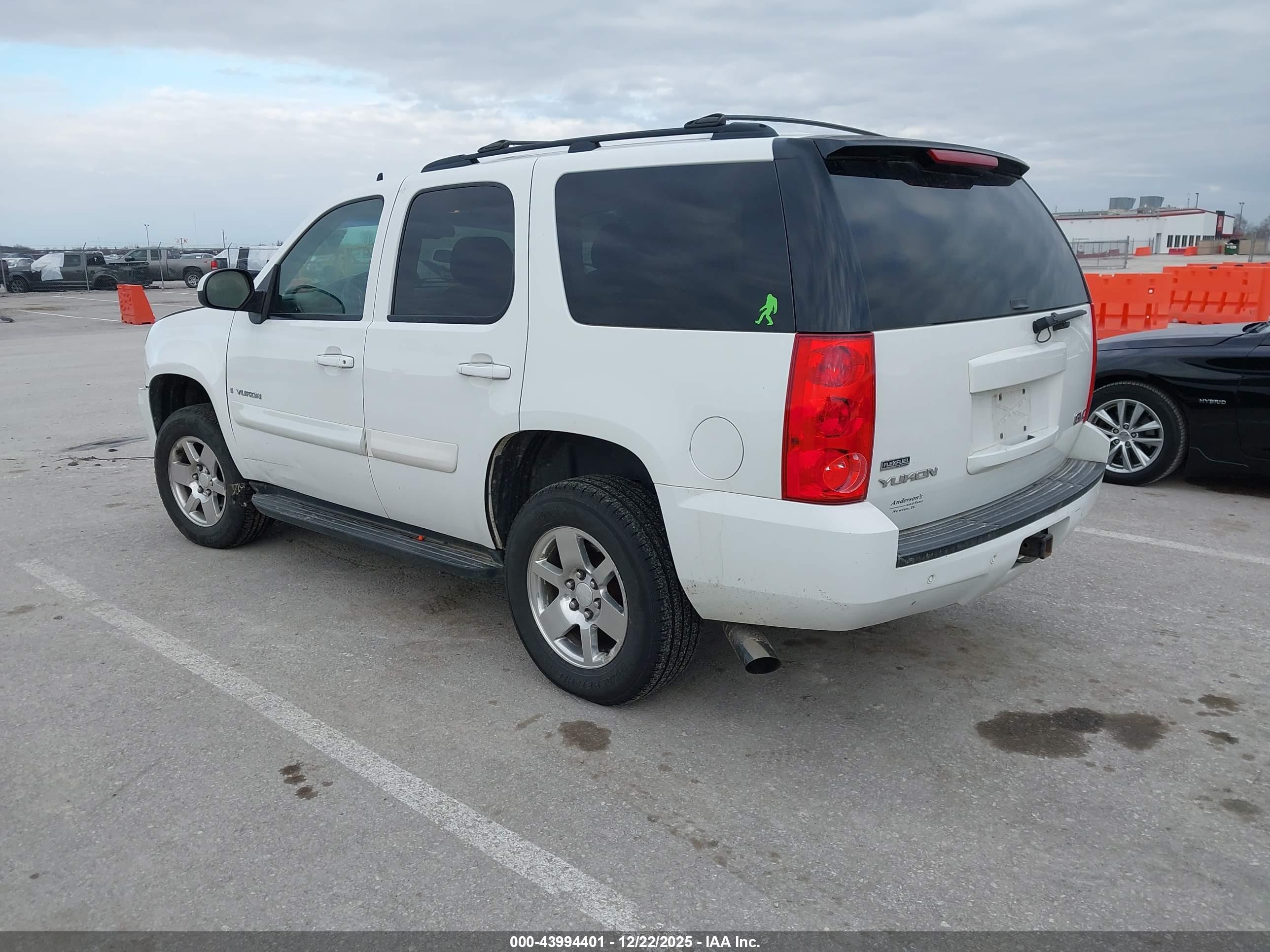 GMC YUKON image 3
