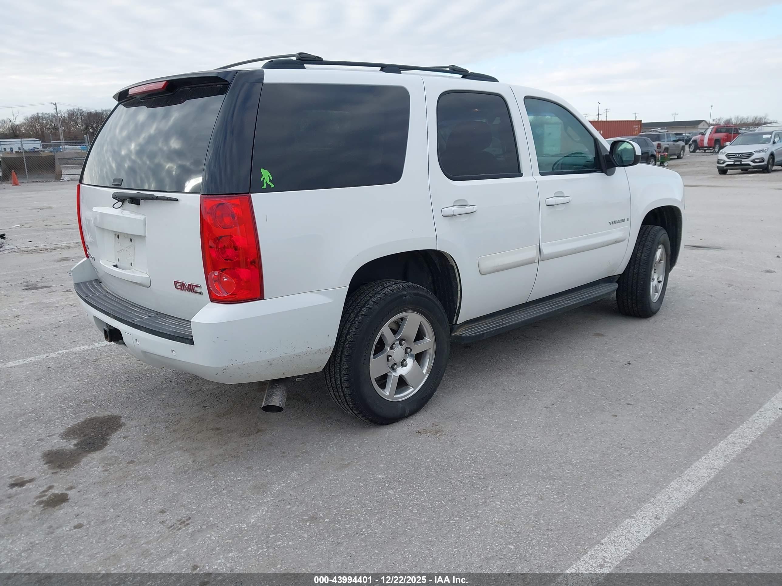 GMC YUKON image 4