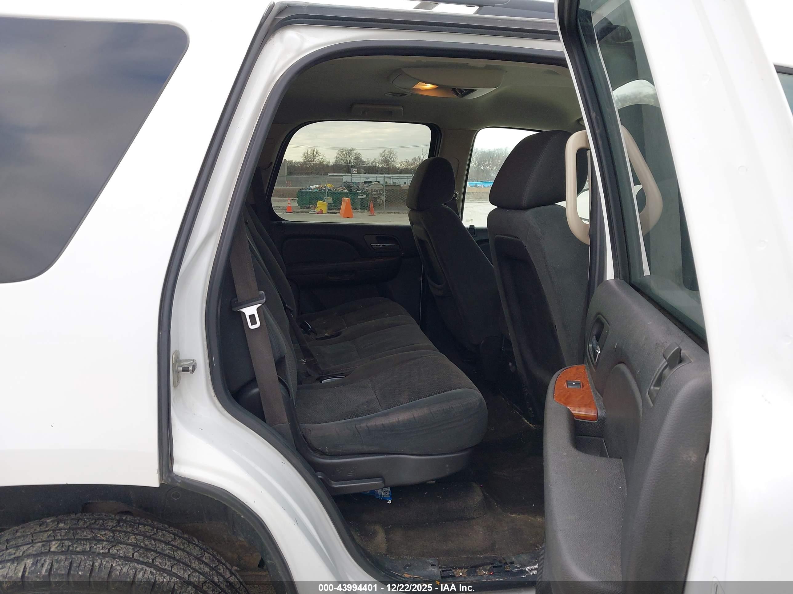 GMC YUKON image 8