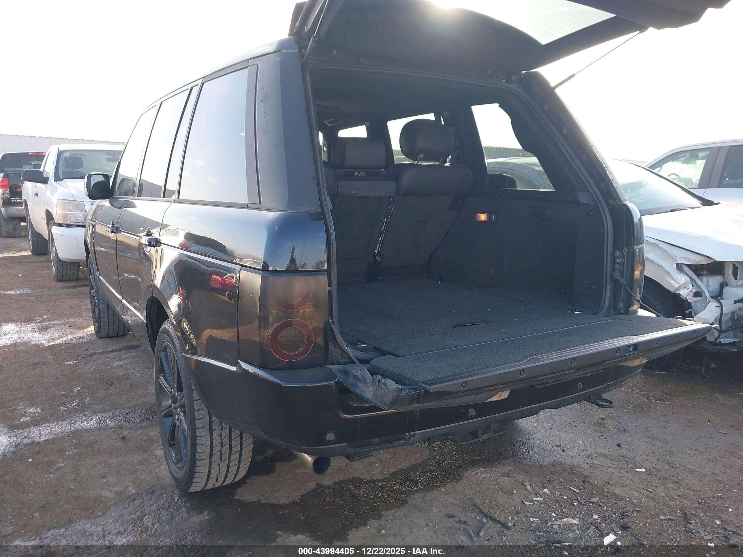 LAND ROVER image 3