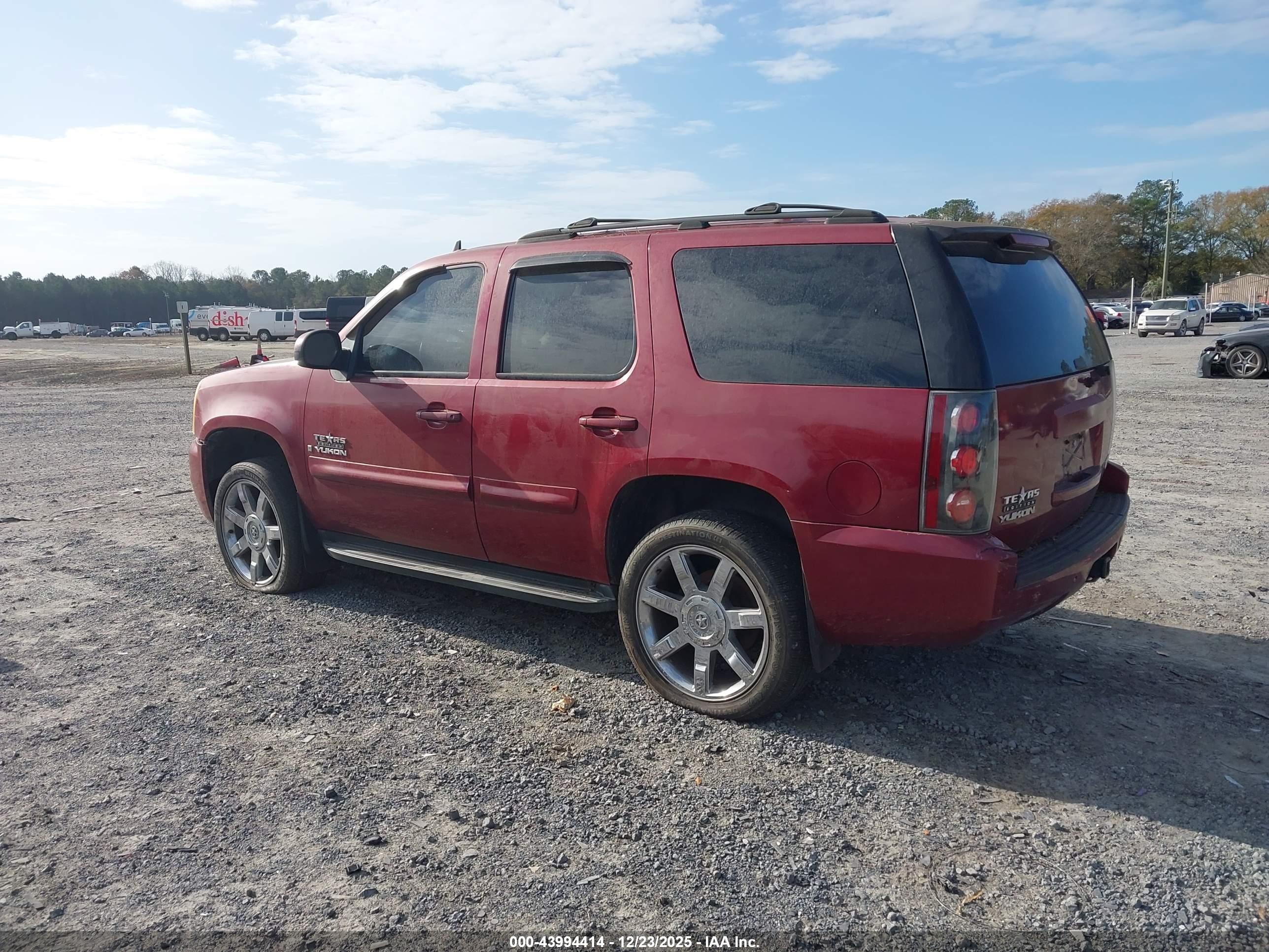 GMC YUKON image 3