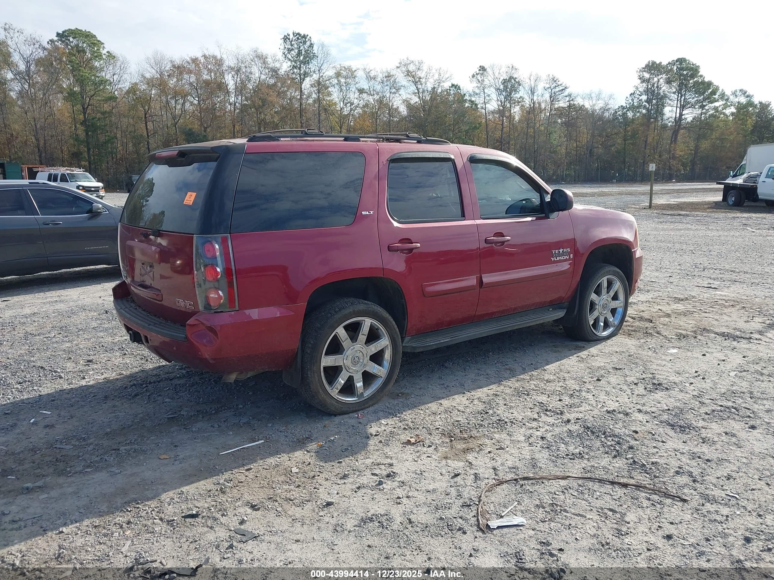 GMC YUKON image 4