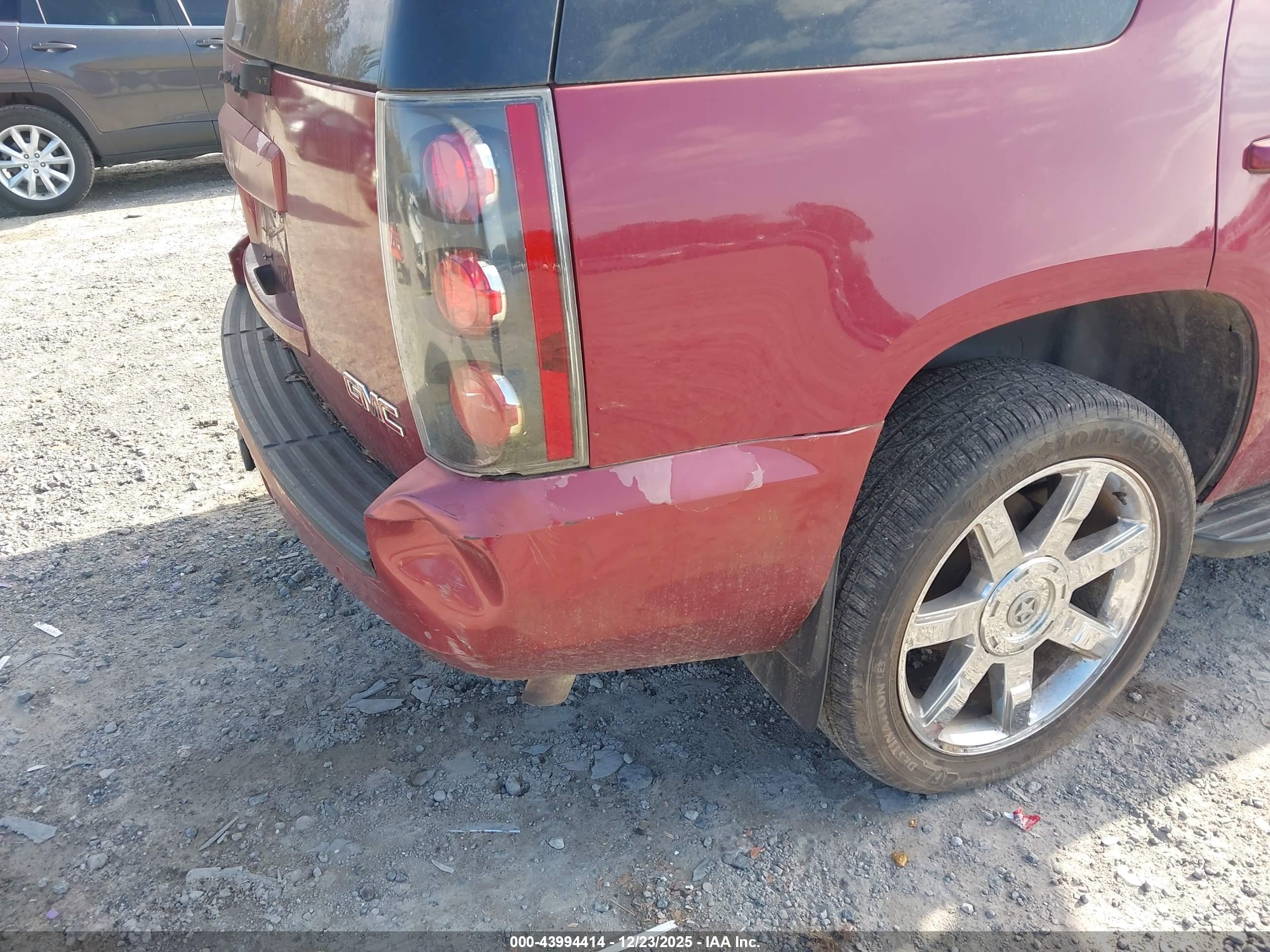 GMC YUKON image 6