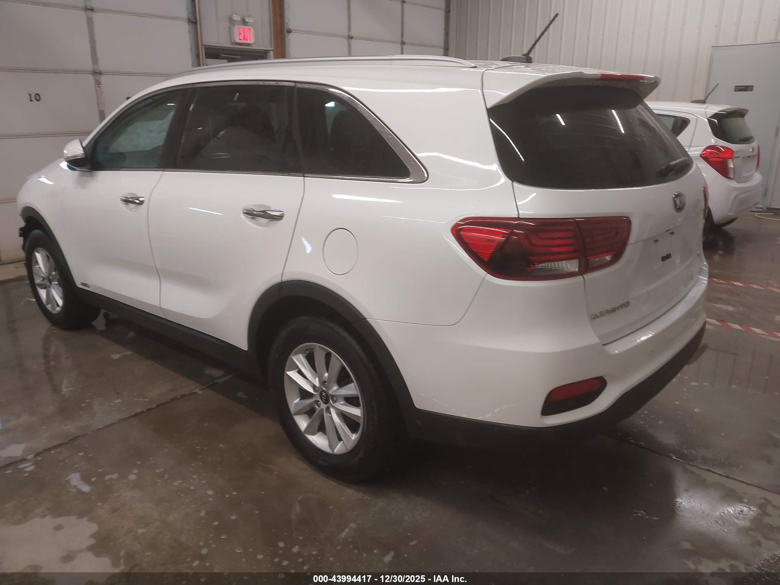 KIA SORENTO image 3