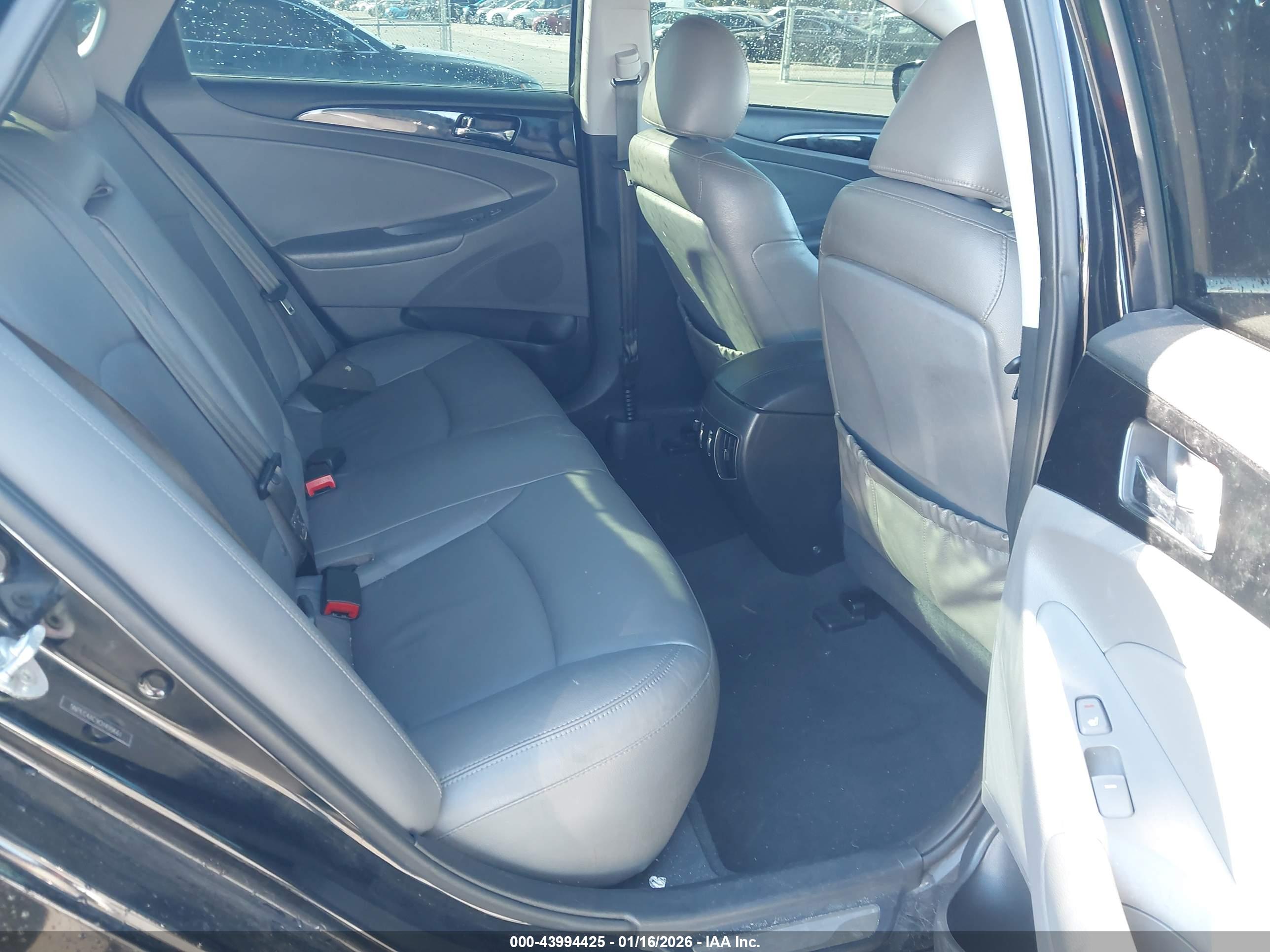 HYUNDAI SONATA image 8
