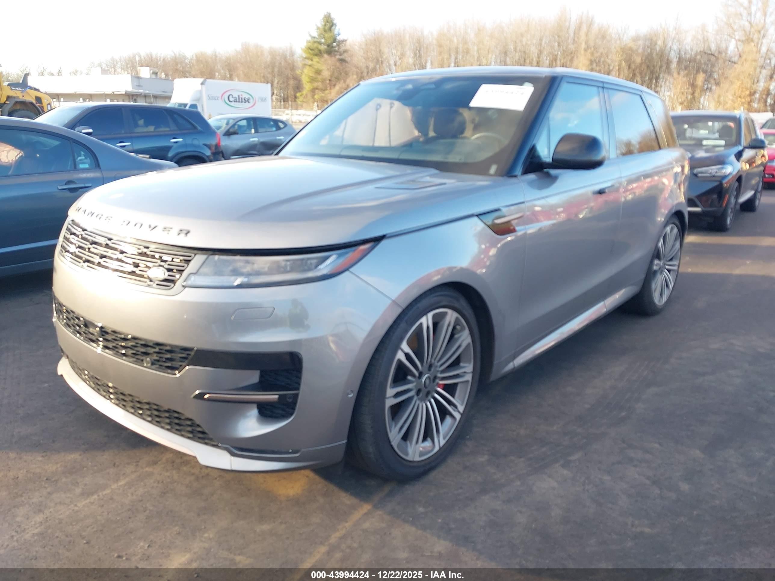 LAND ROVER image 2