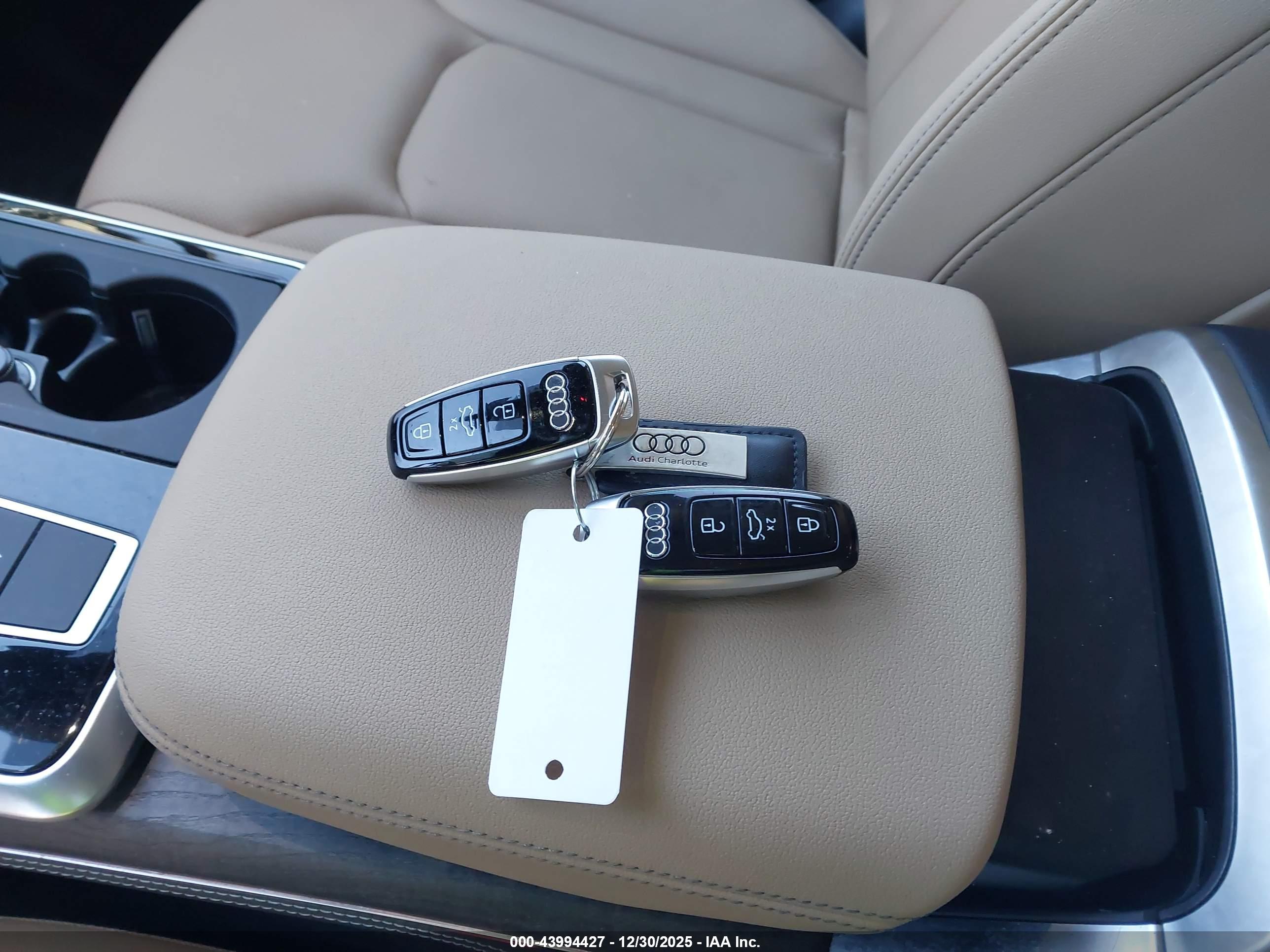 AUDI Q7 image 11