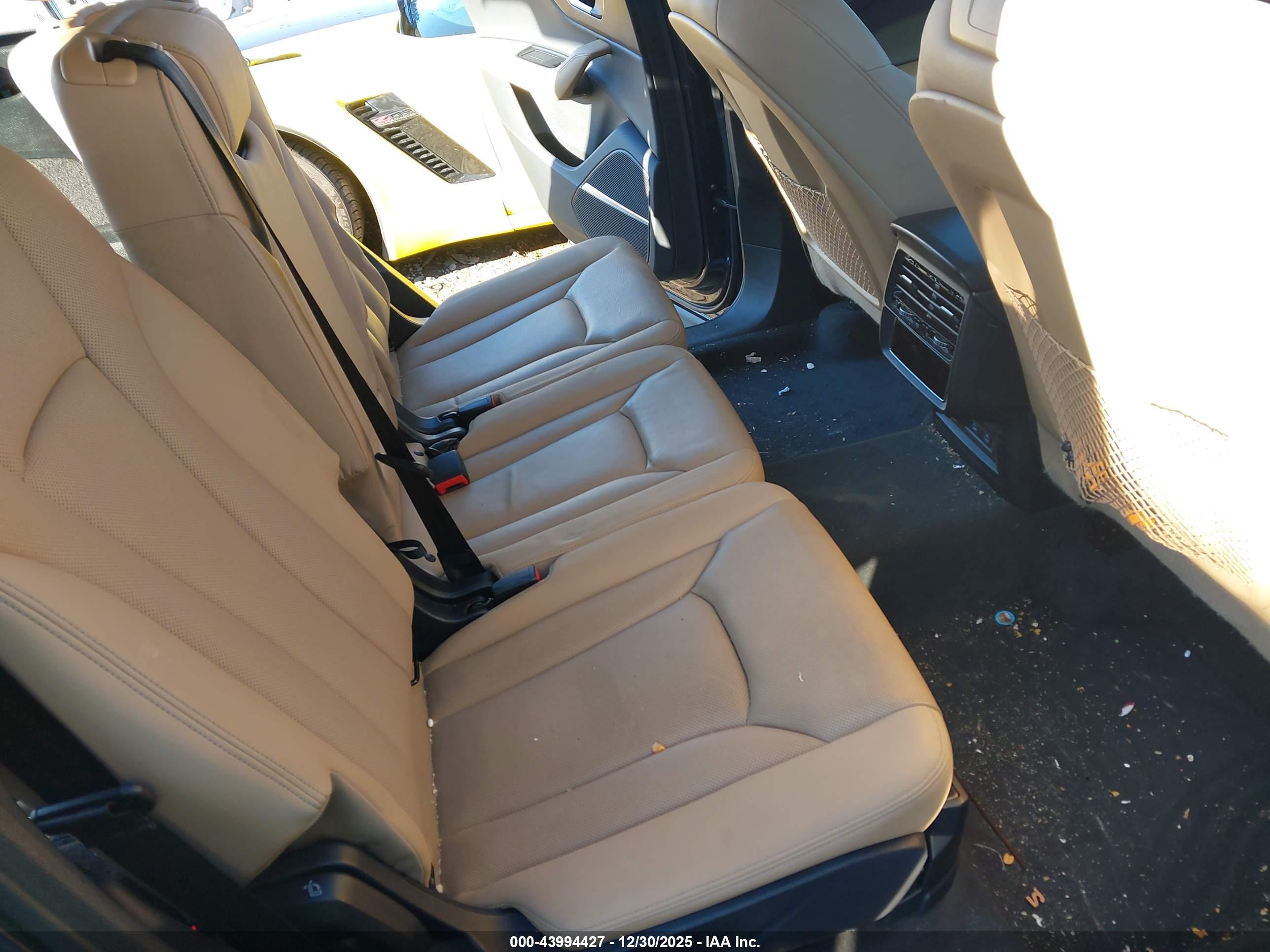 AUDI Q7 image 8