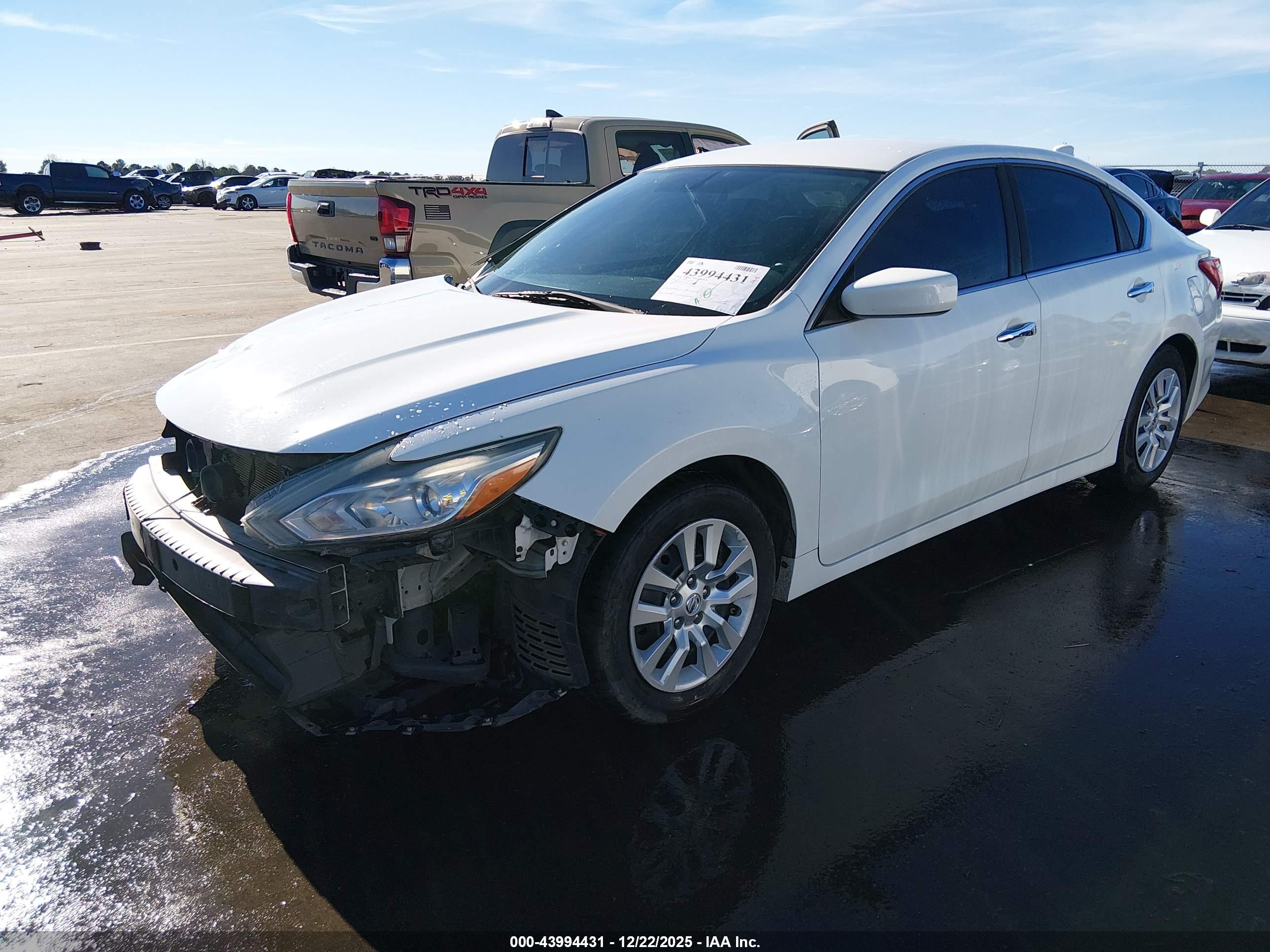 NISSAN ALTIMA image 2