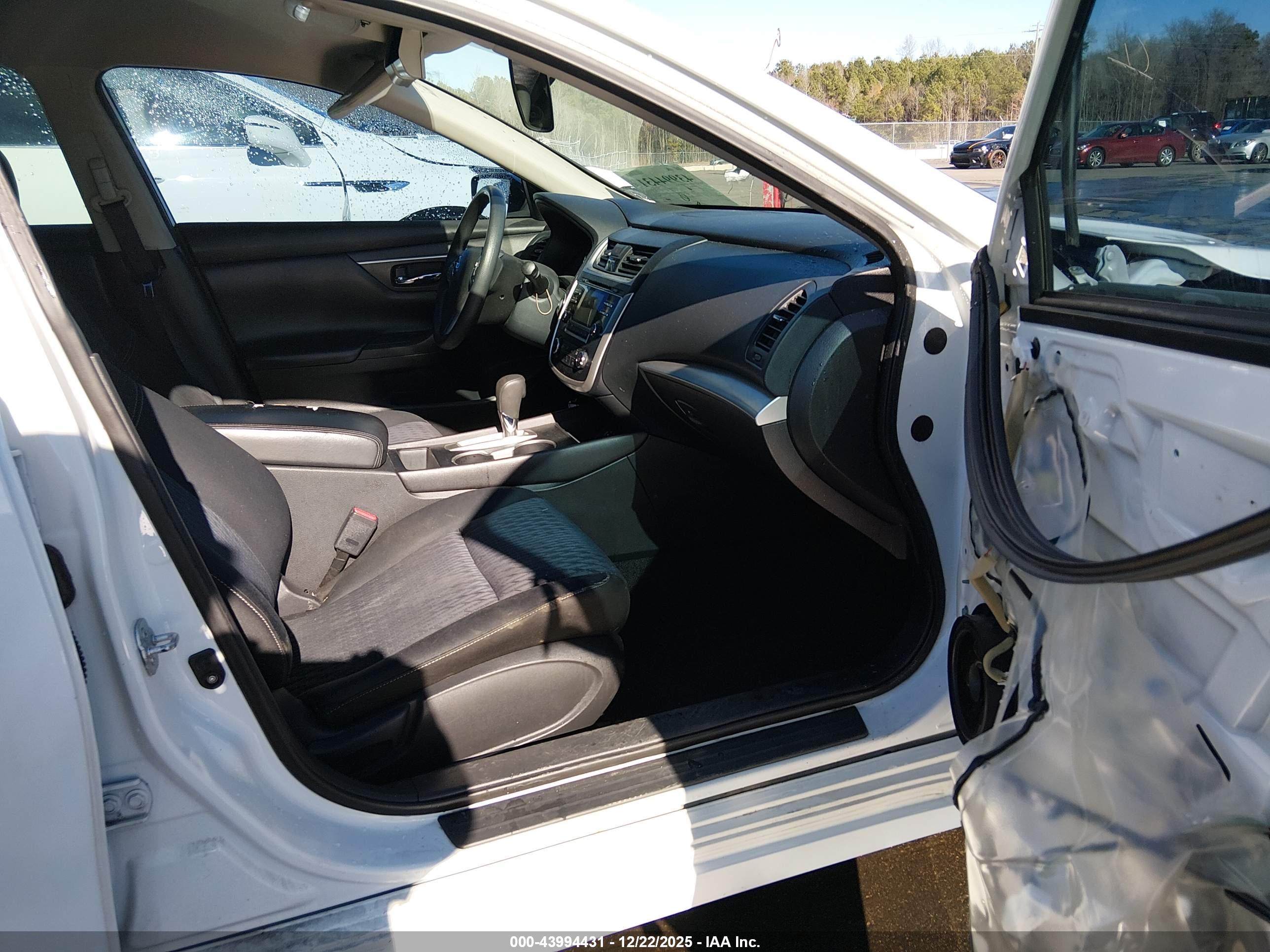 NISSAN ALTIMA image 5