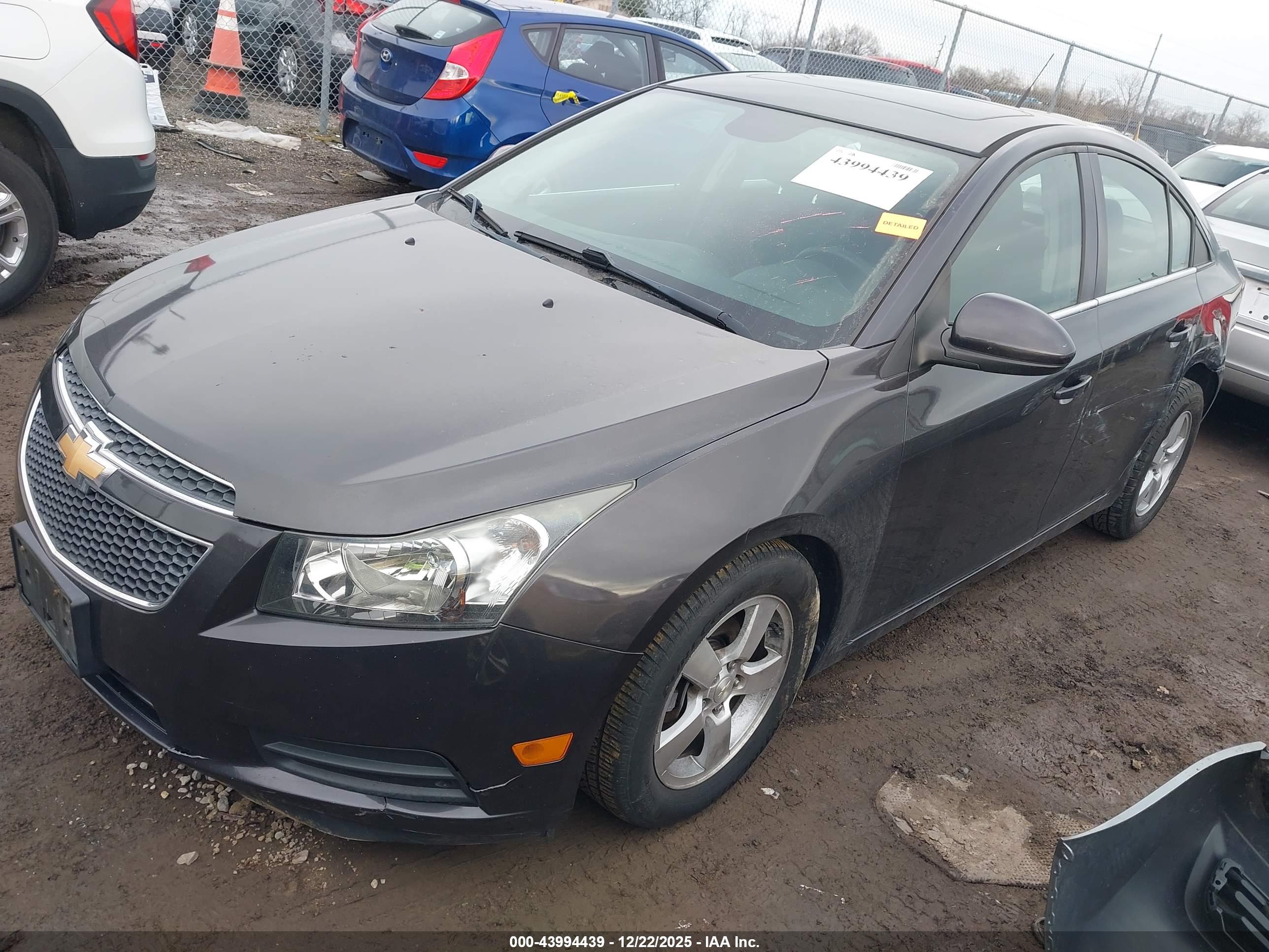 CHEVROLET CRUZE image 2