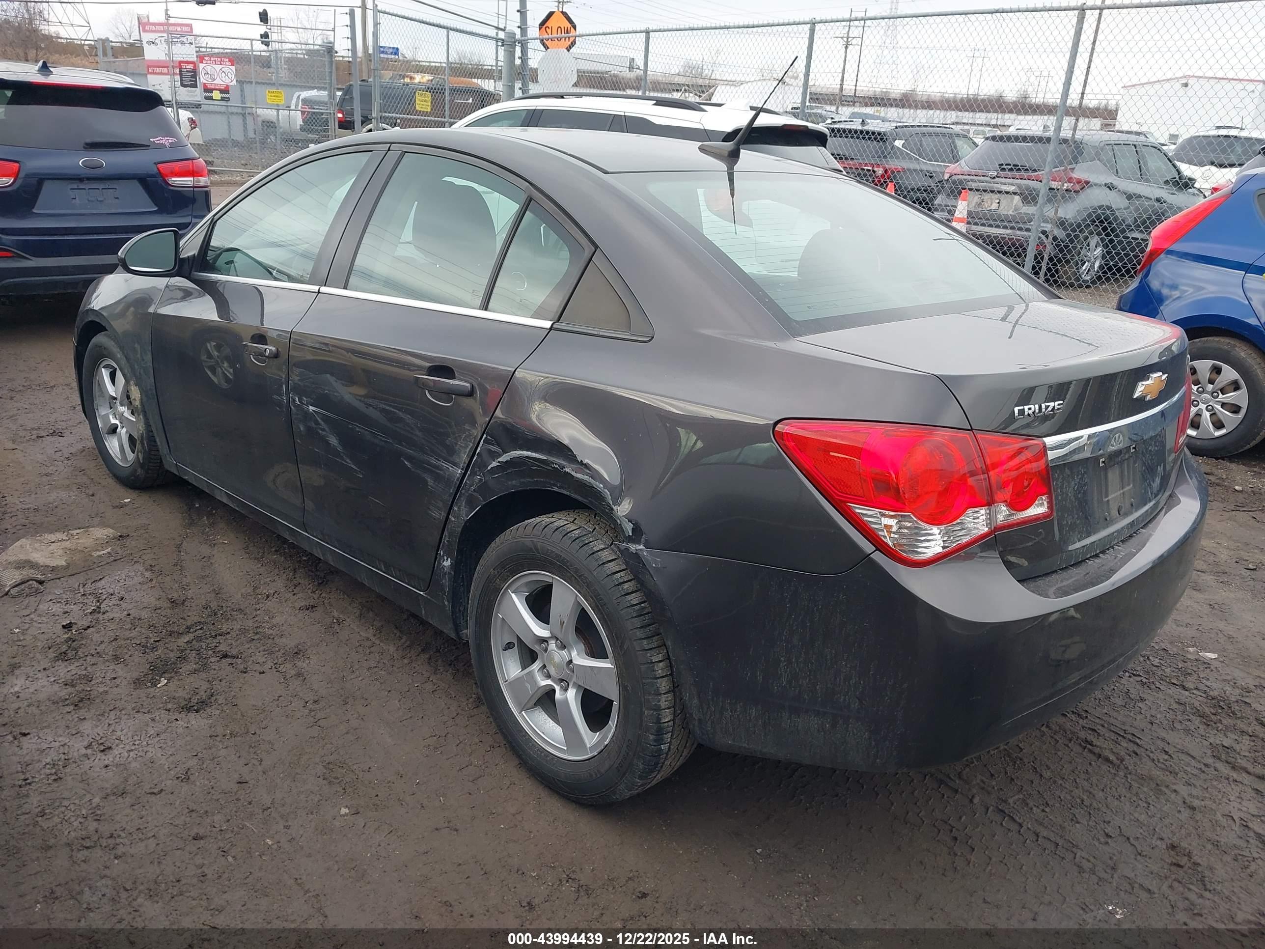 CHEVROLET CRUZE image 3