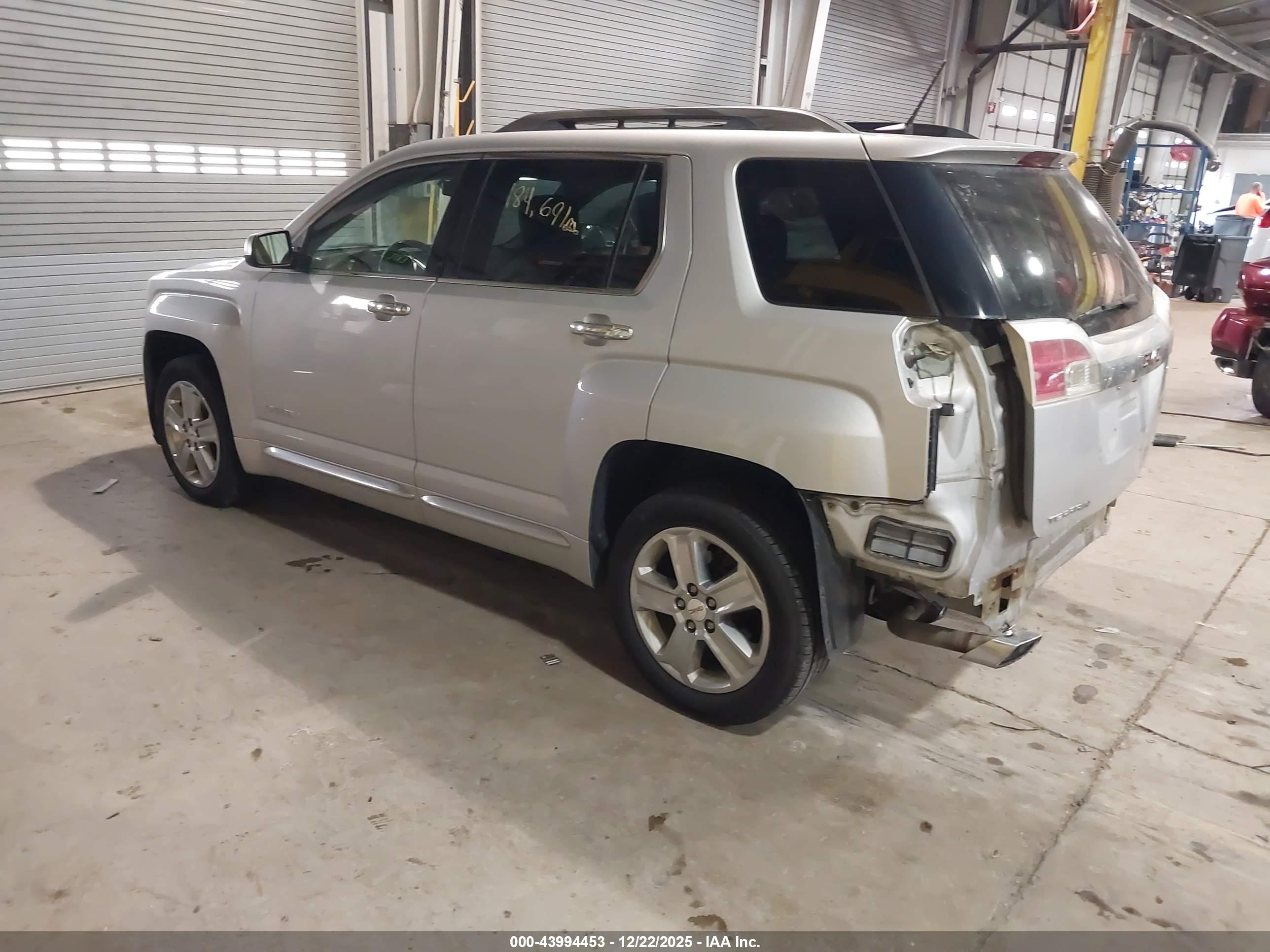 GMC TERRAIN image 3