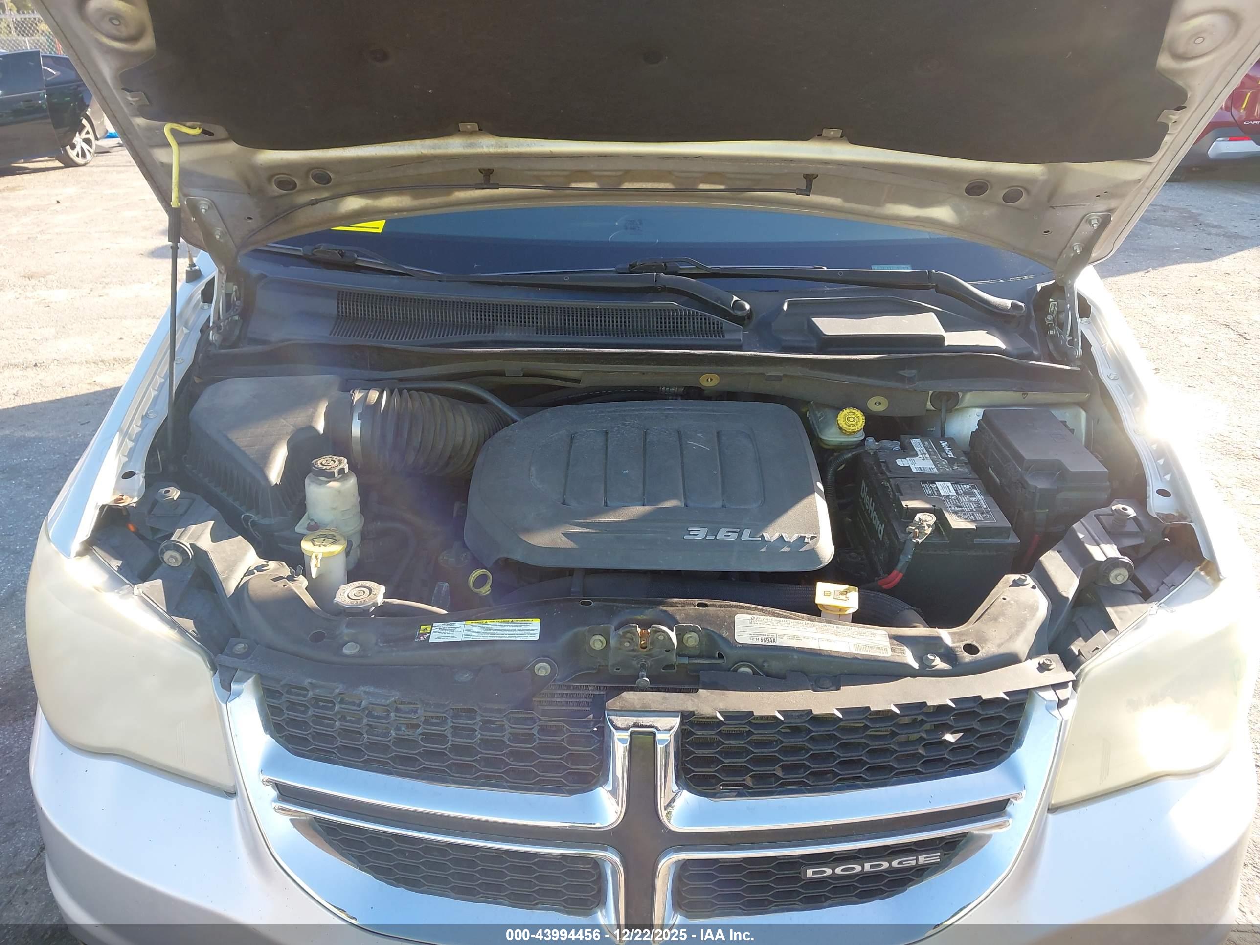 DODGE GRAND image 10