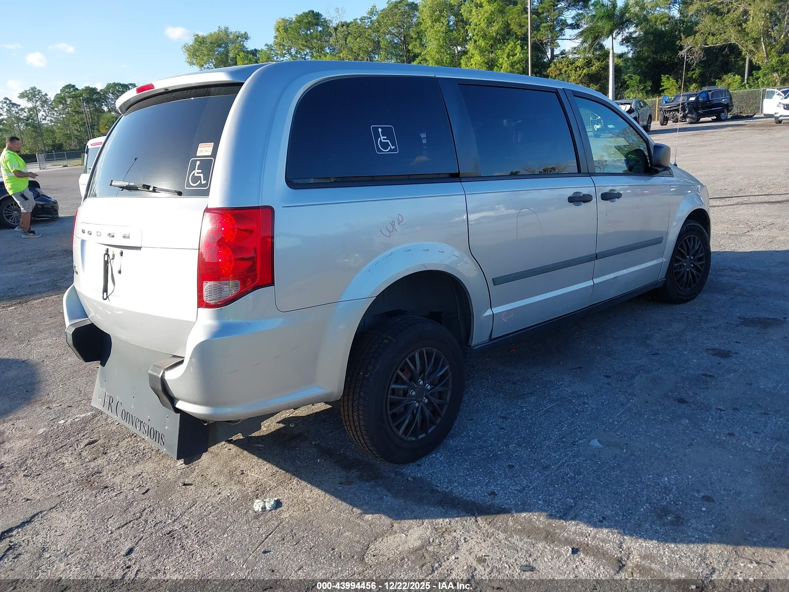 DODGE GRAND image 4