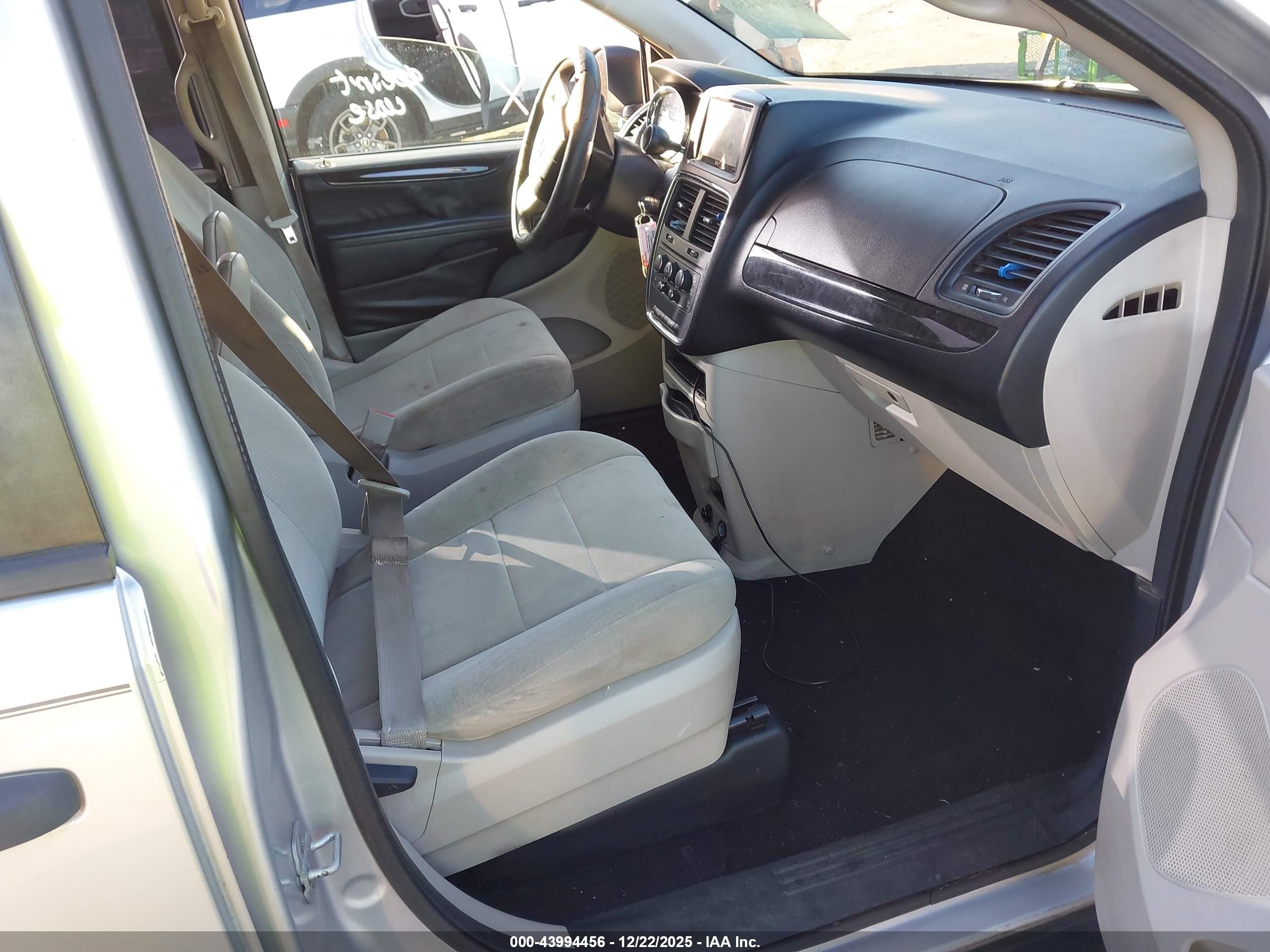 DODGE GRAND image 5