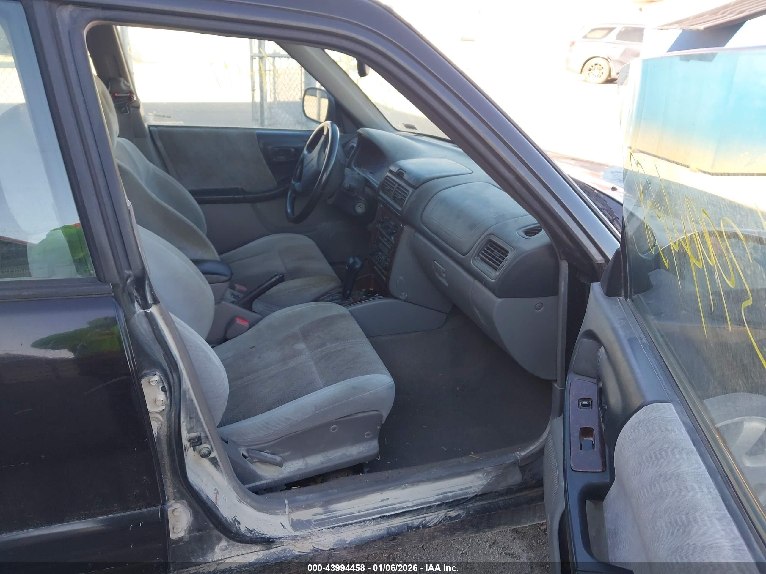 SUBARU FORESTER image 5