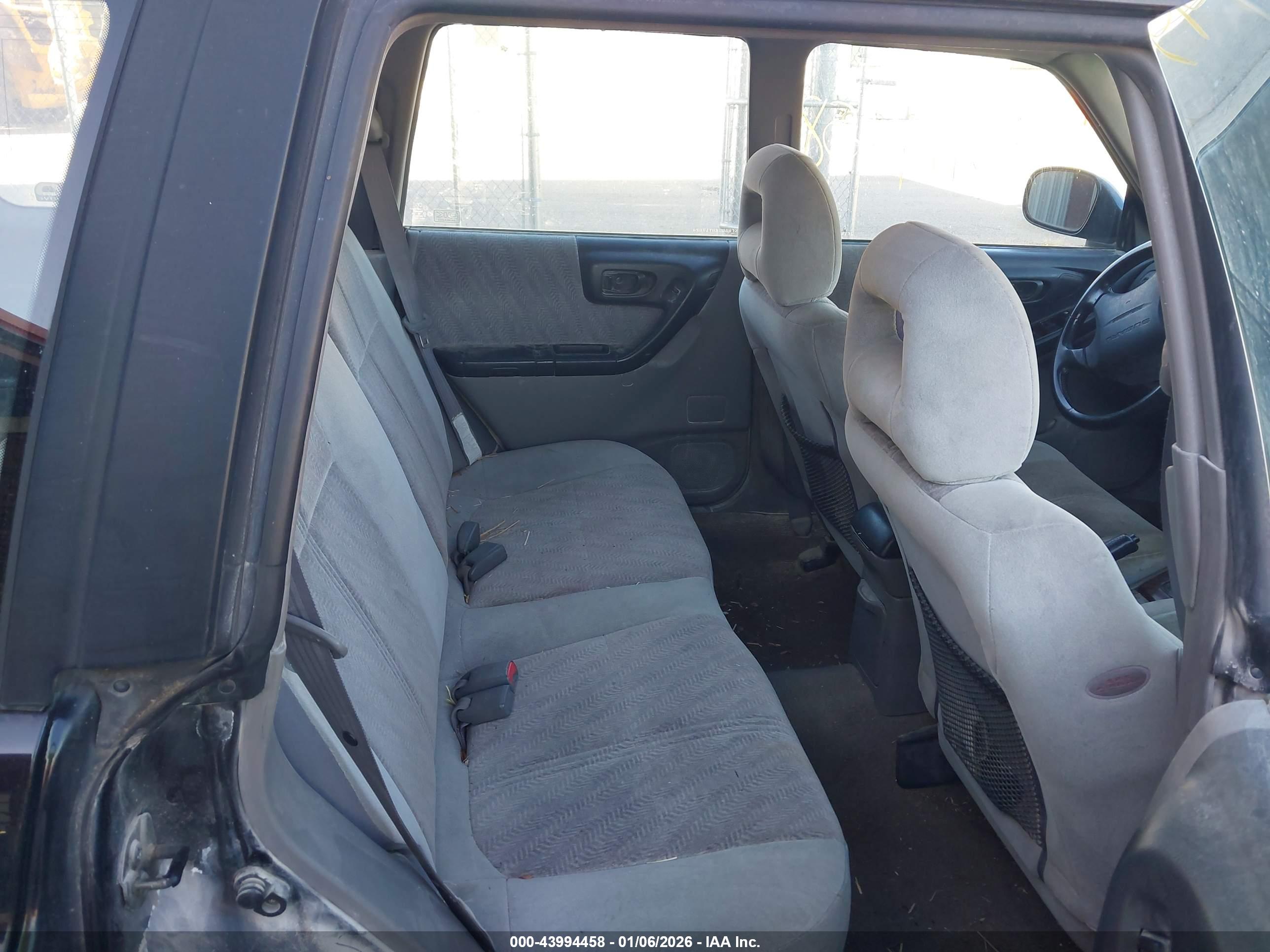 SUBARU FORESTER image 8
