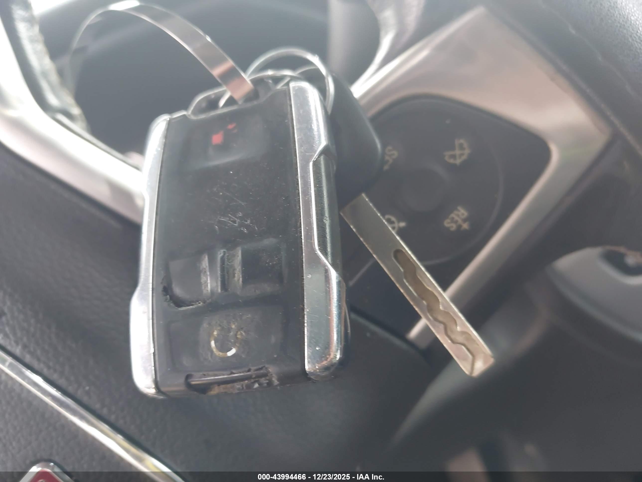 GMC SIERRA image 11