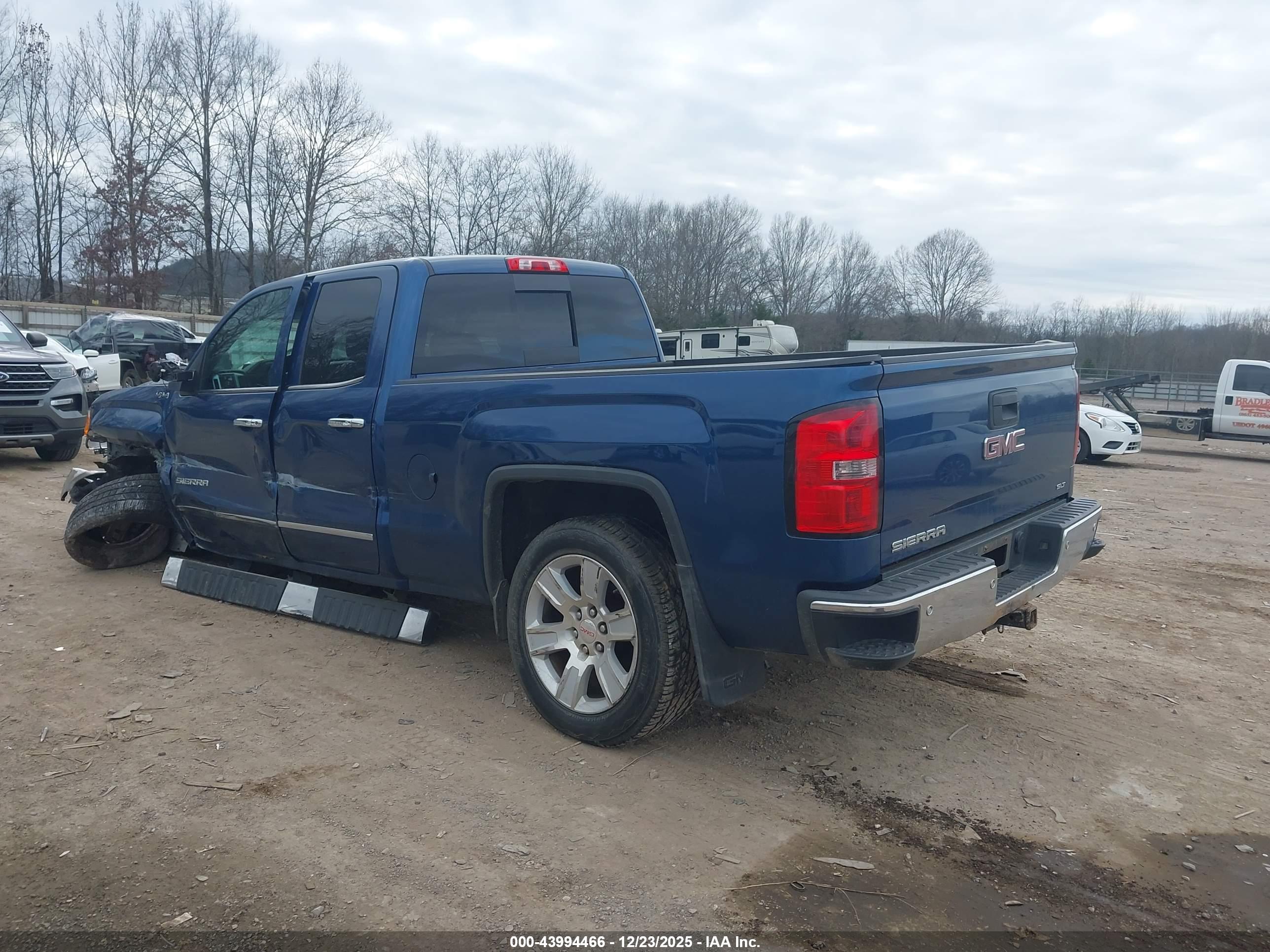 GMC SIERRA image 3