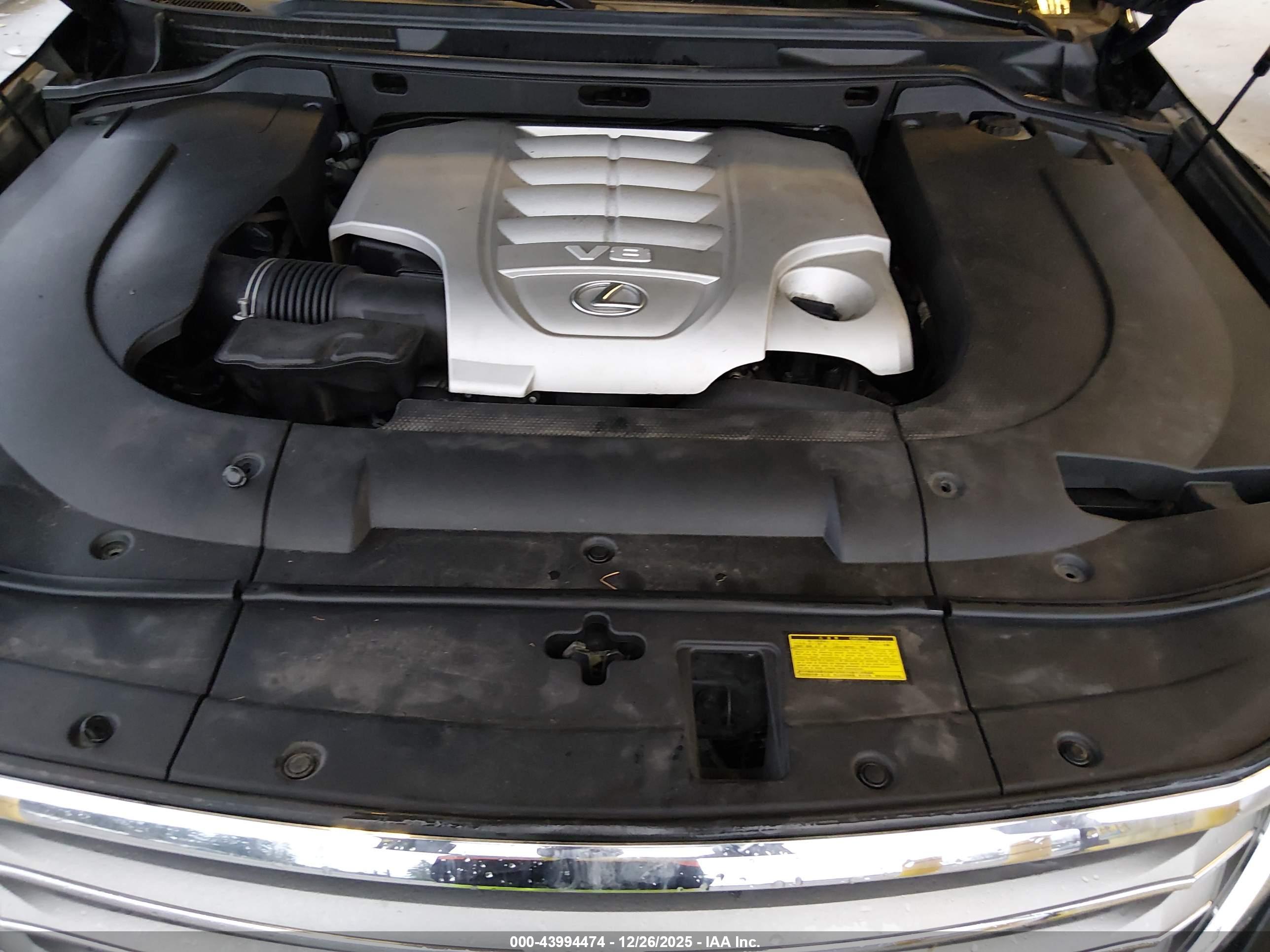 LEXUS LX image 10