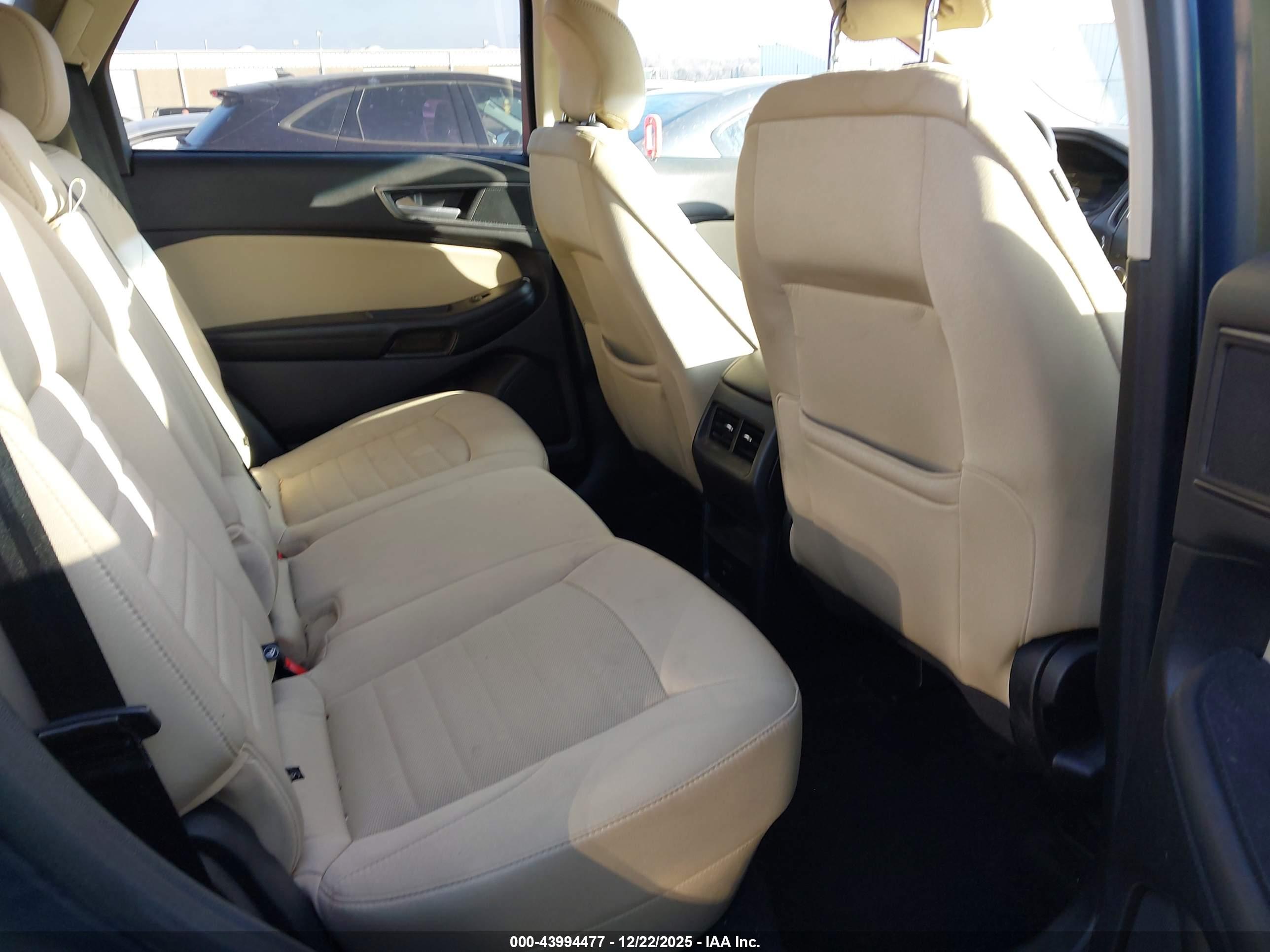 FORD EDGE image 8