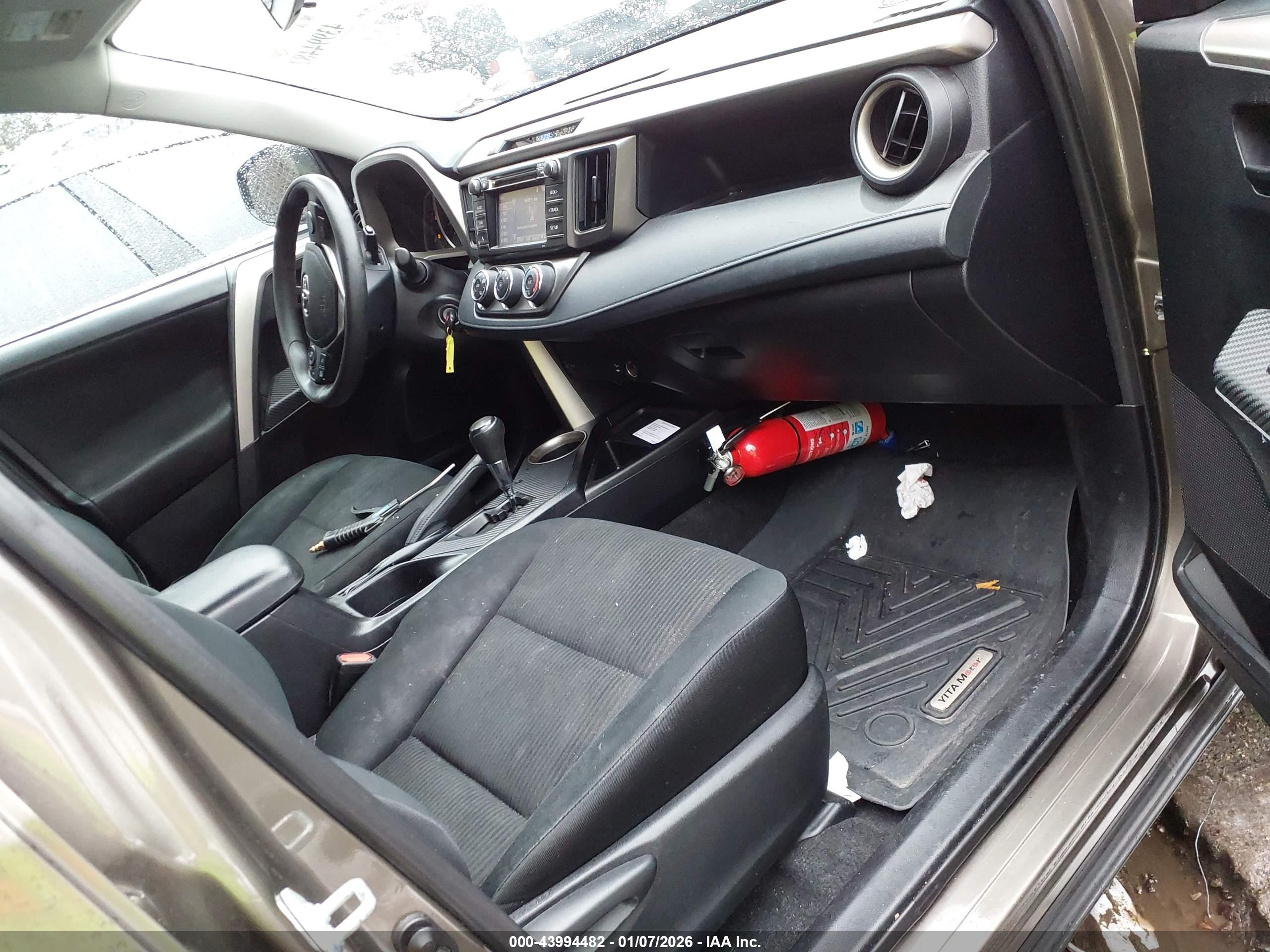TOYOTA RAV4 image 5