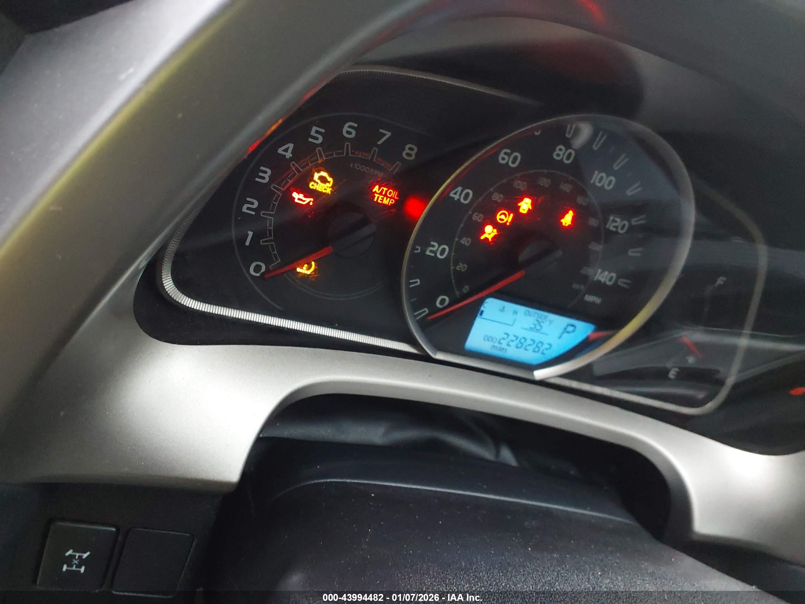 TOYOTA RAV4 image 7