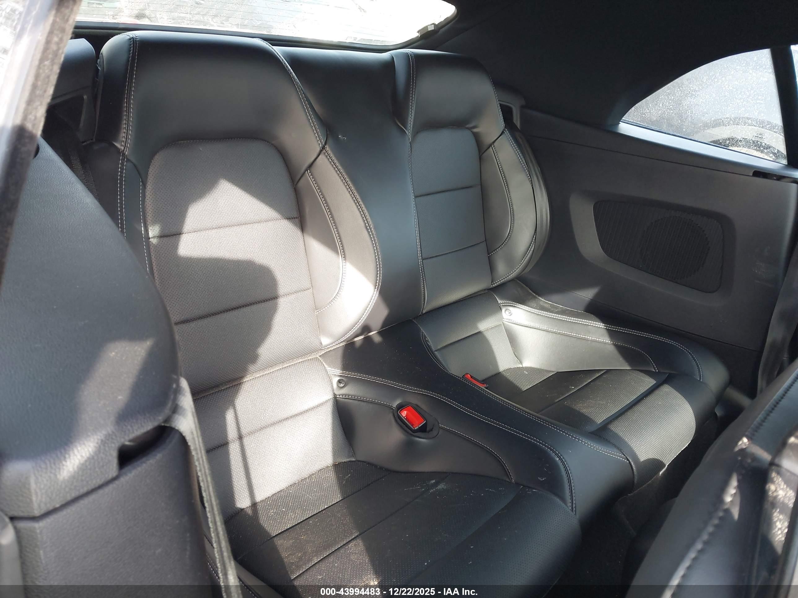 FORD MUSTANG image 8