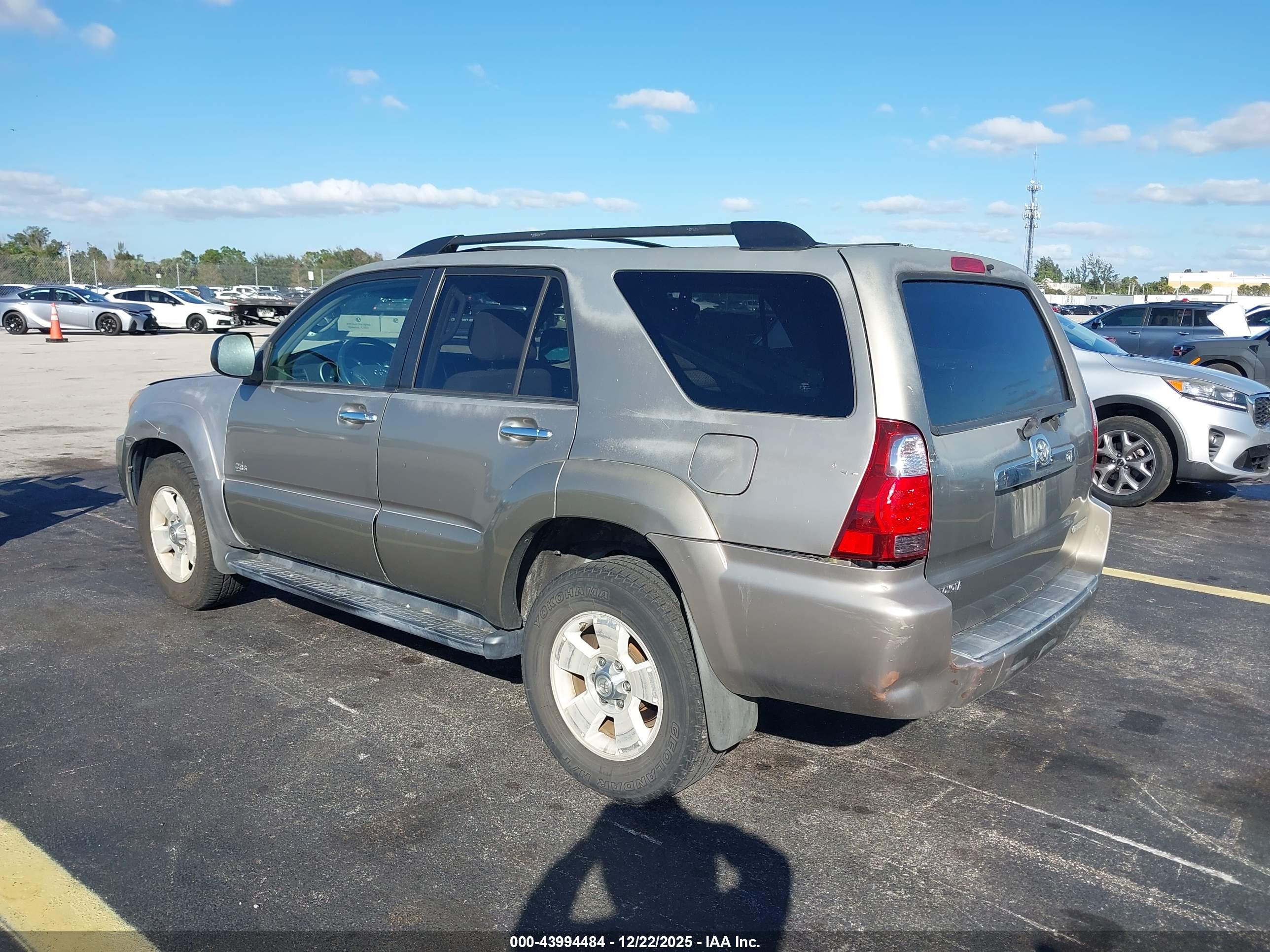 TOYOTA 4RUNNER image 3