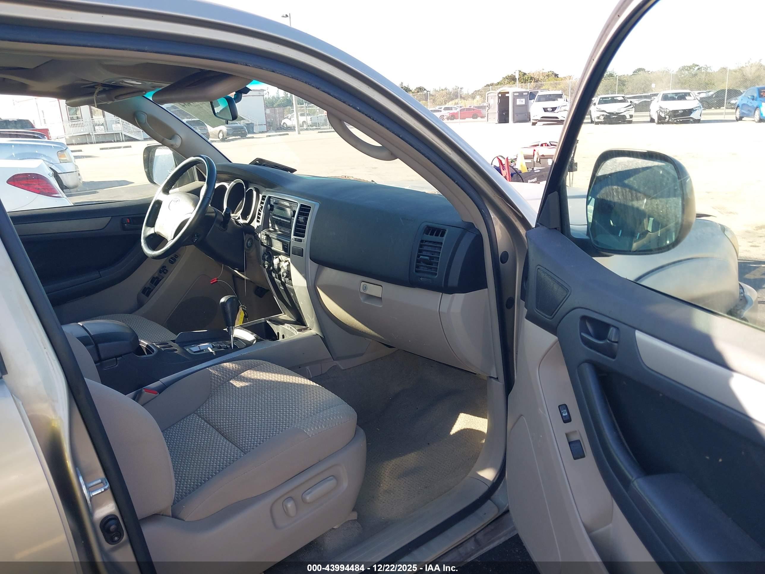 TOYOTA 4RUNNER image 5