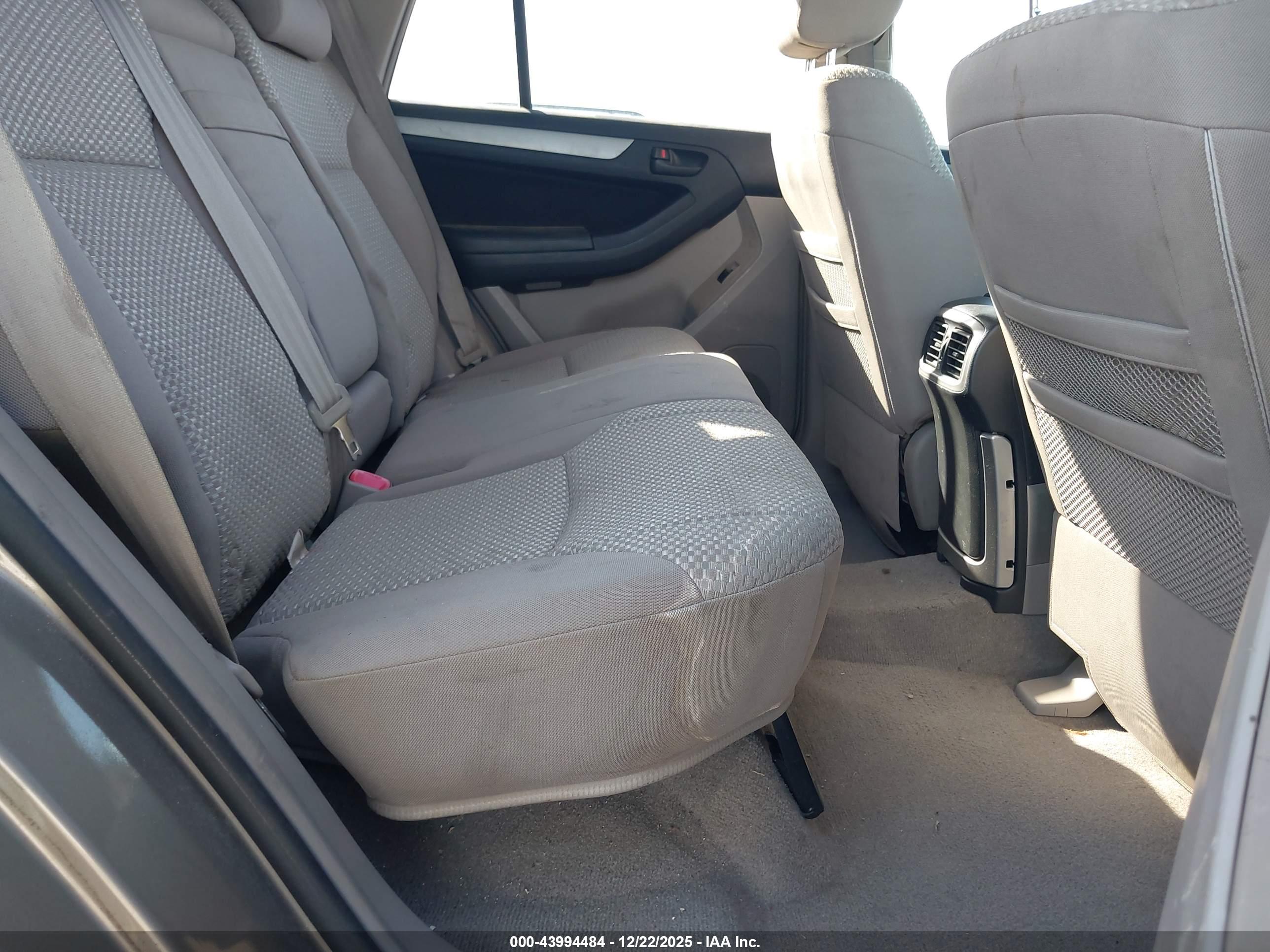 TOYOTA 4RUNNER image 8
