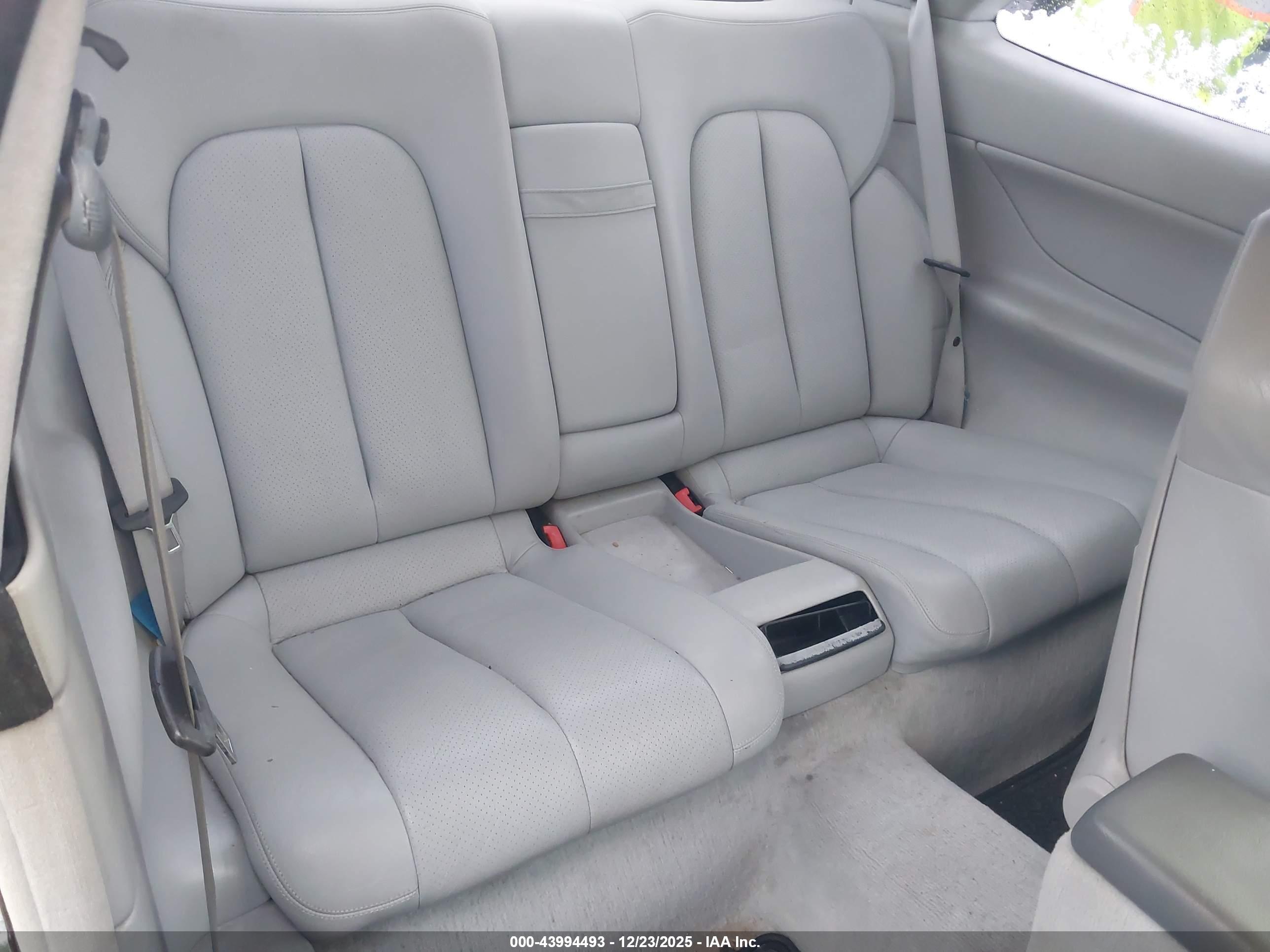 MERCEDES-BENZ CLK image 8