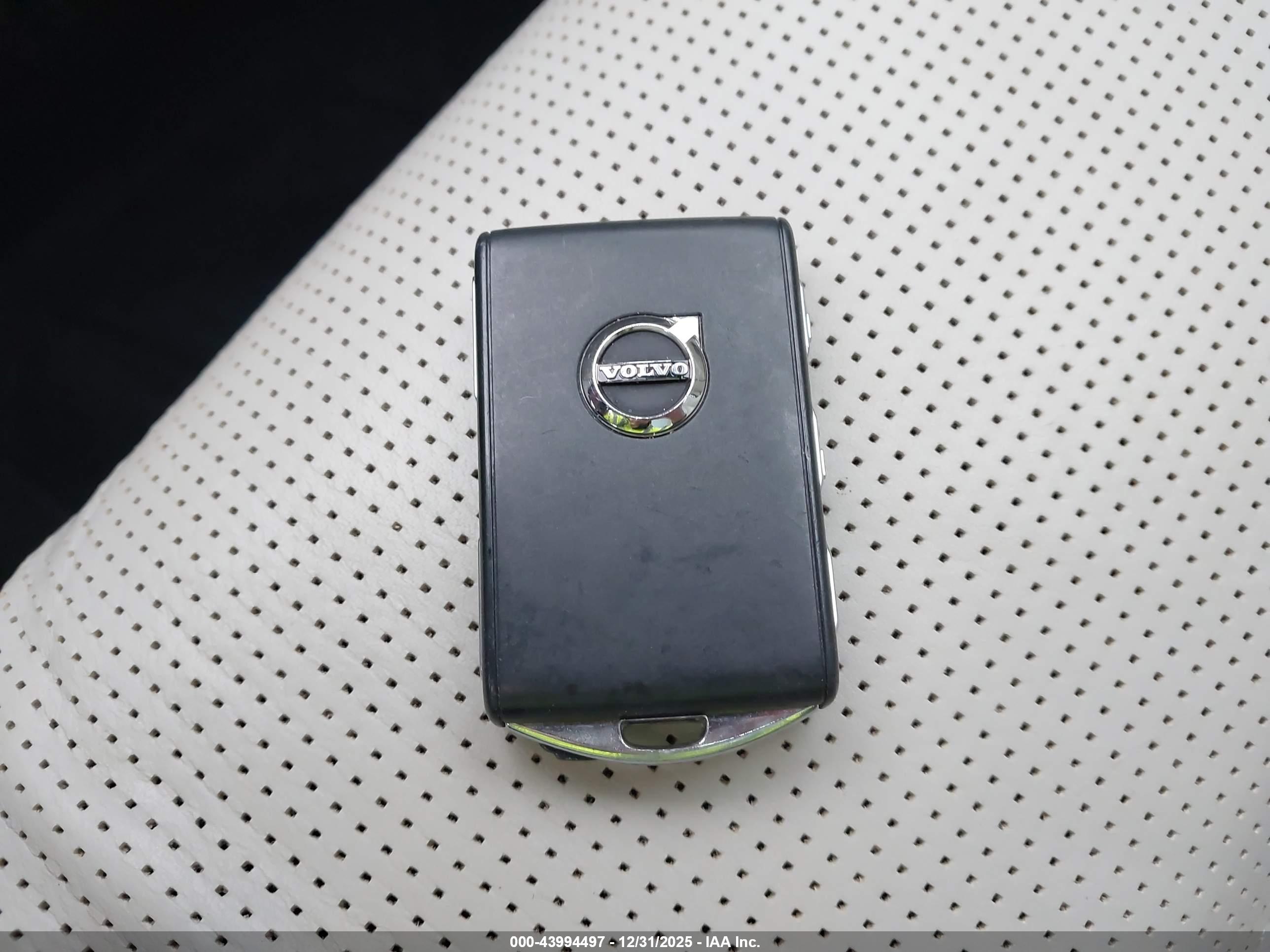 VOLVO XC90 image 11