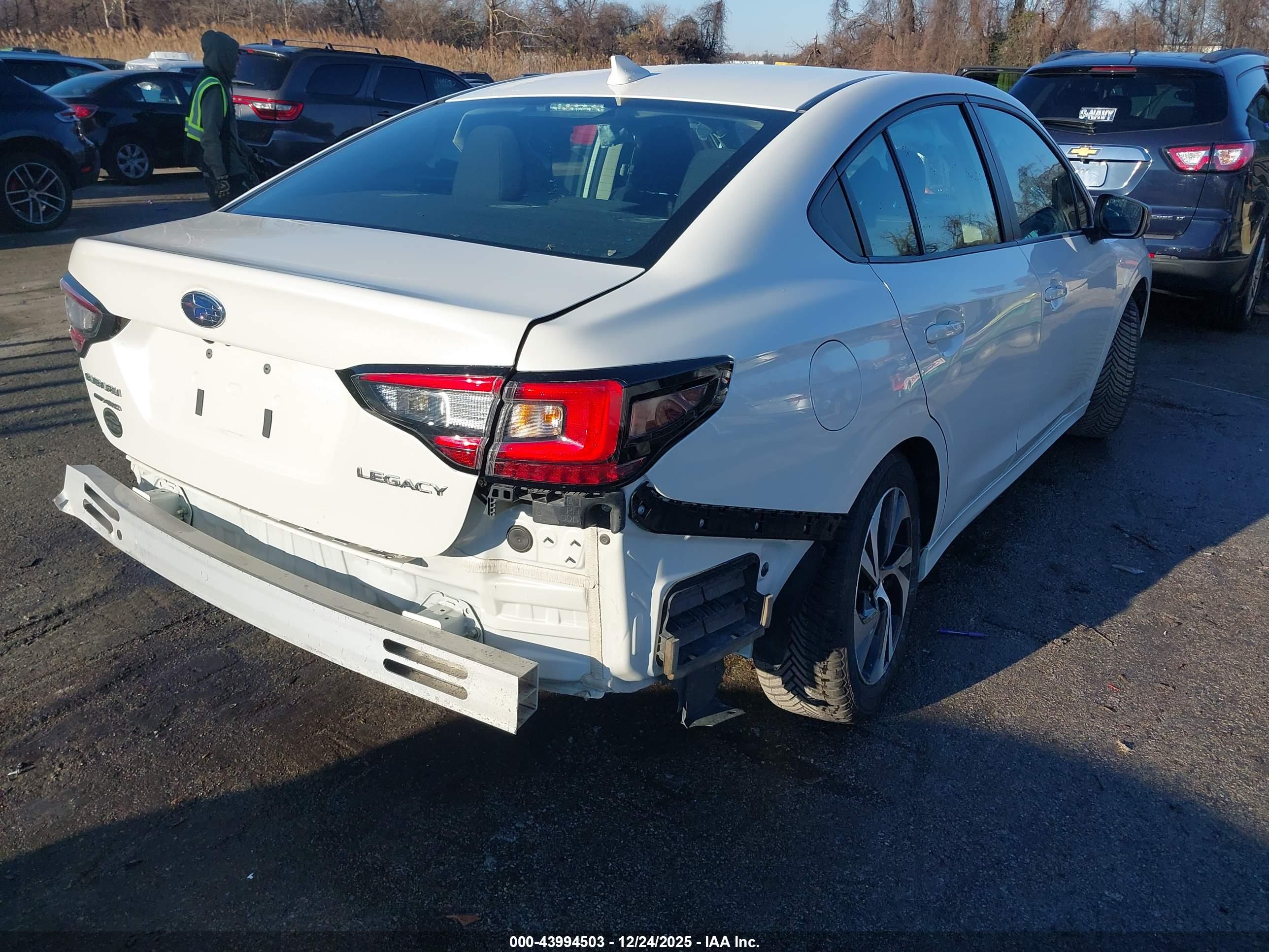 SUBARU LEGACY image 4
