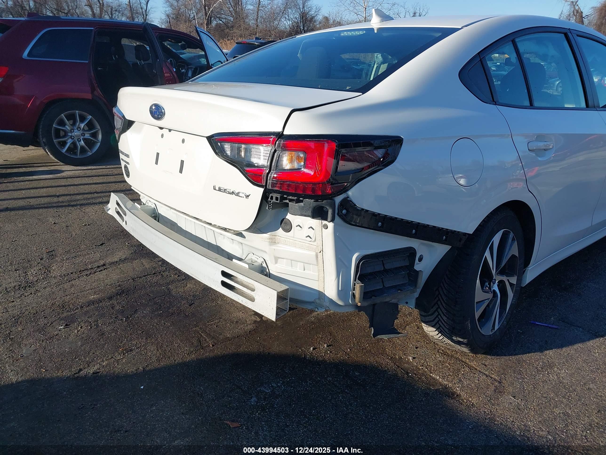 SUBARU LEGACY image 6