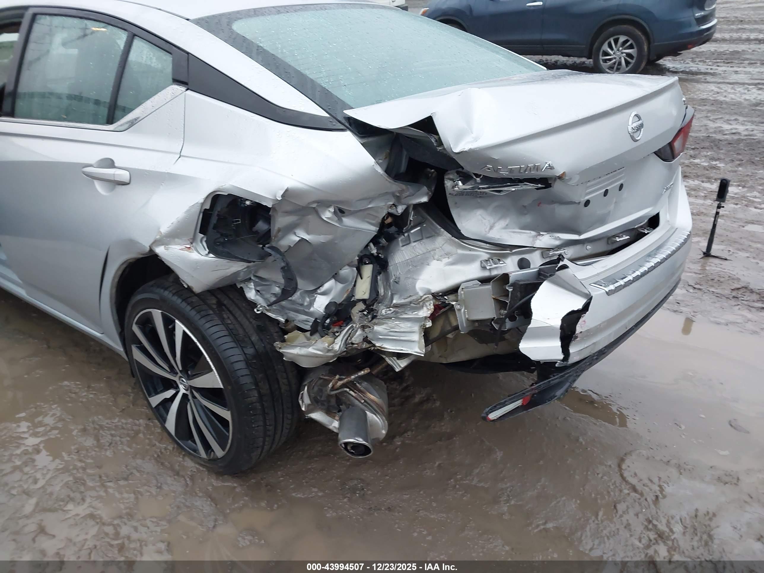 NISSAN ALTIMA image 6