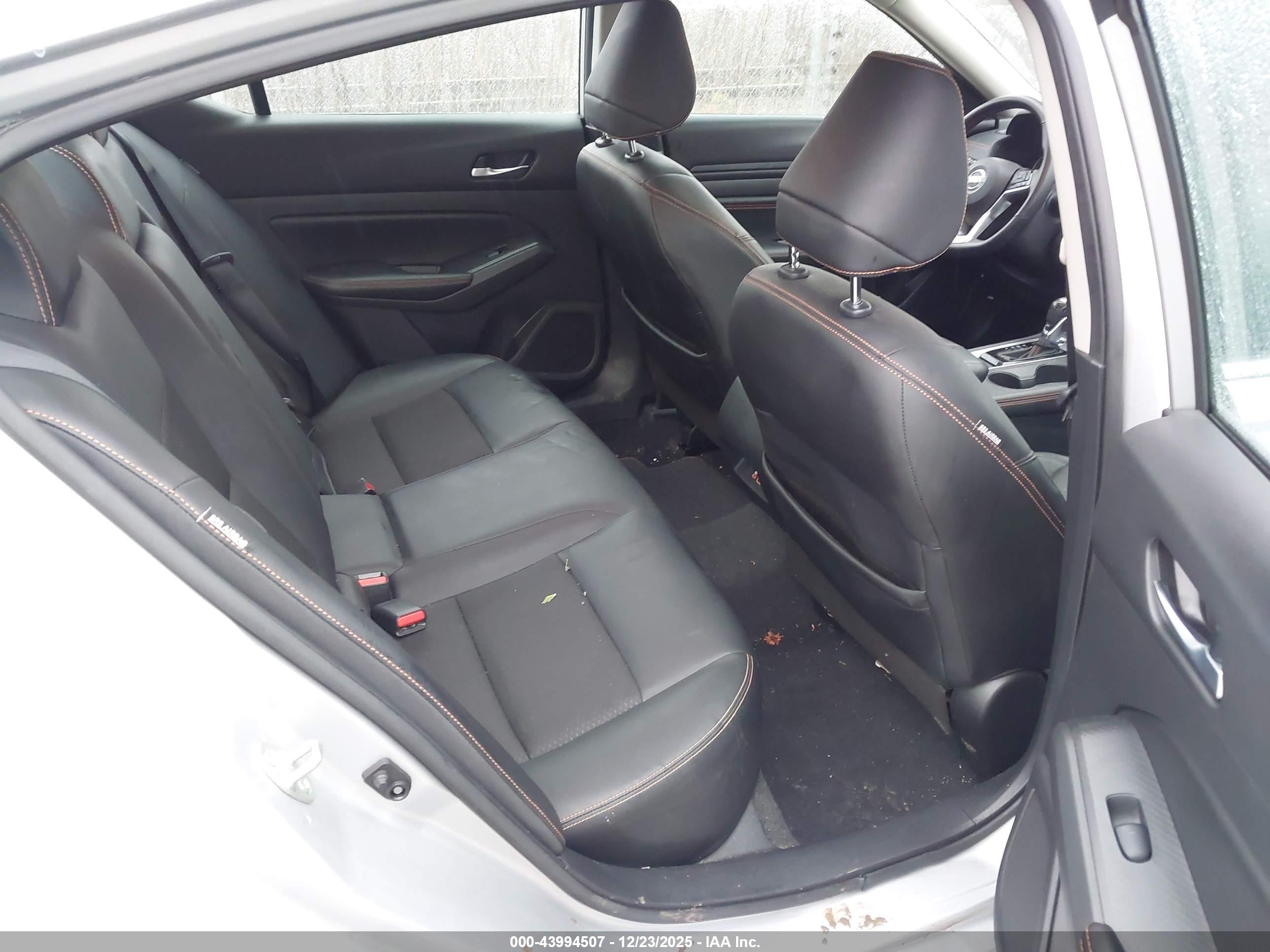 NISSAN ALTIMA image 8