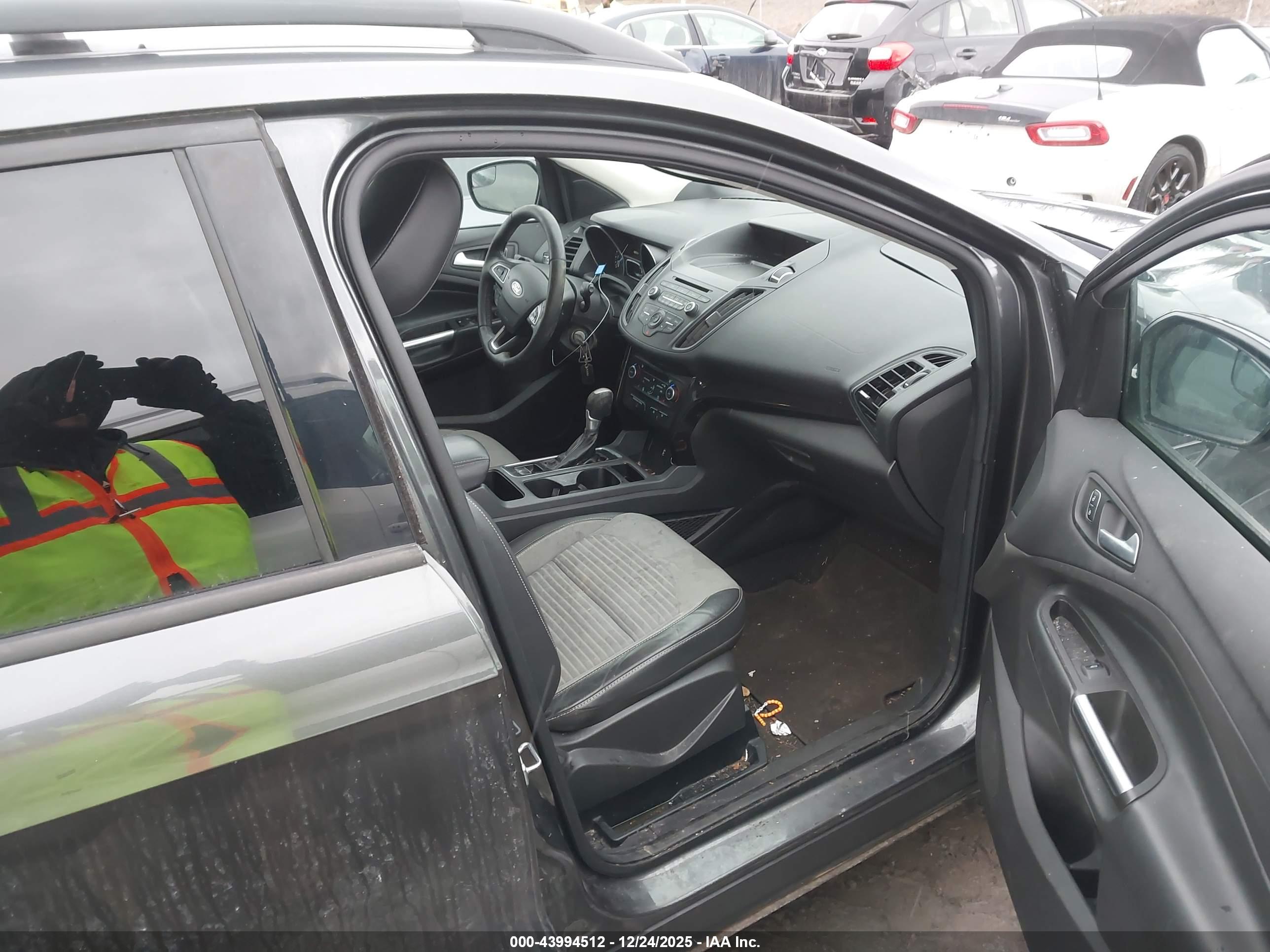FORD ESCAPE image 5